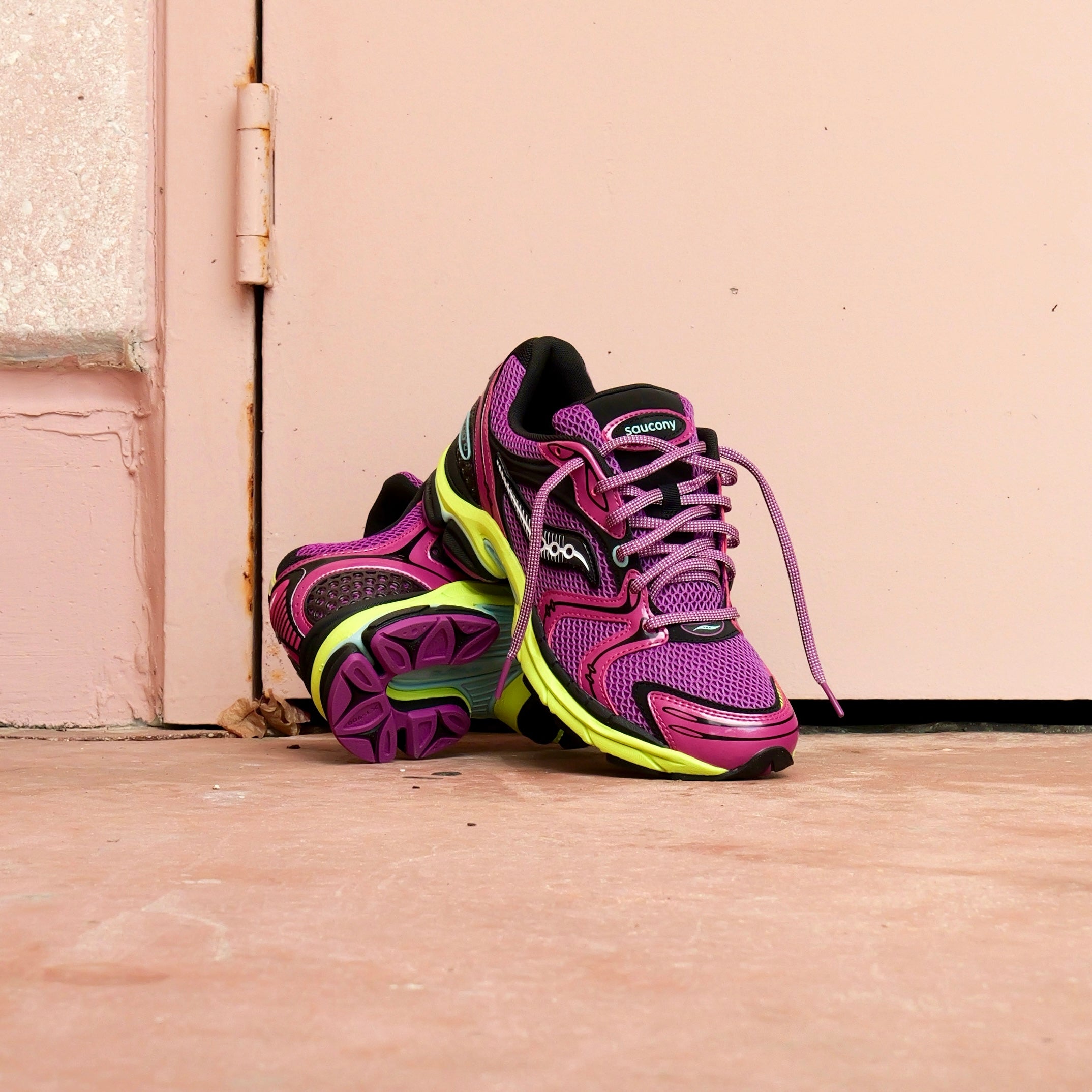 Mens Saucony ProGrid Triumph 4 (Juice)