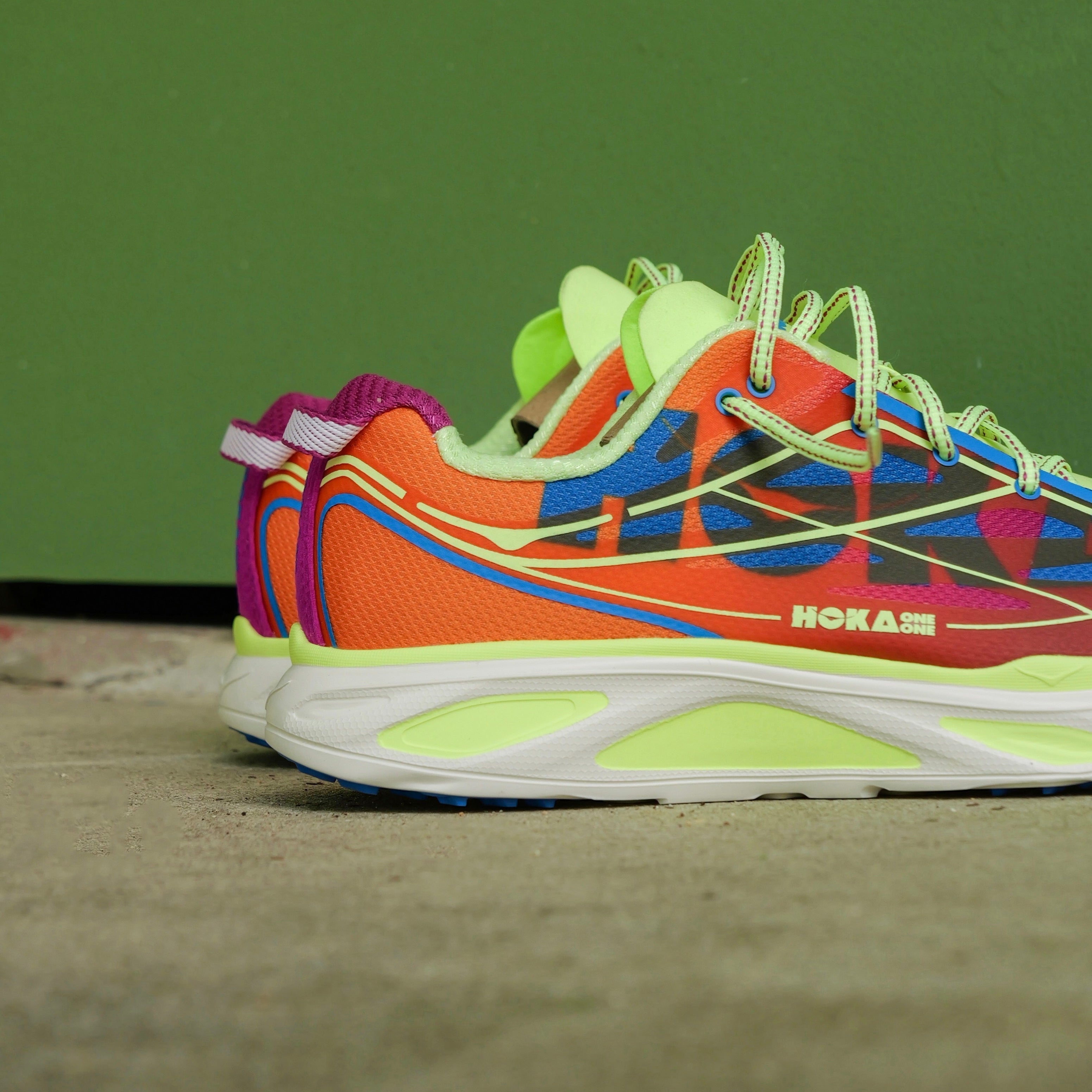 Hoka U Huaka Pro (Fuchsia/Neon Yuzu)