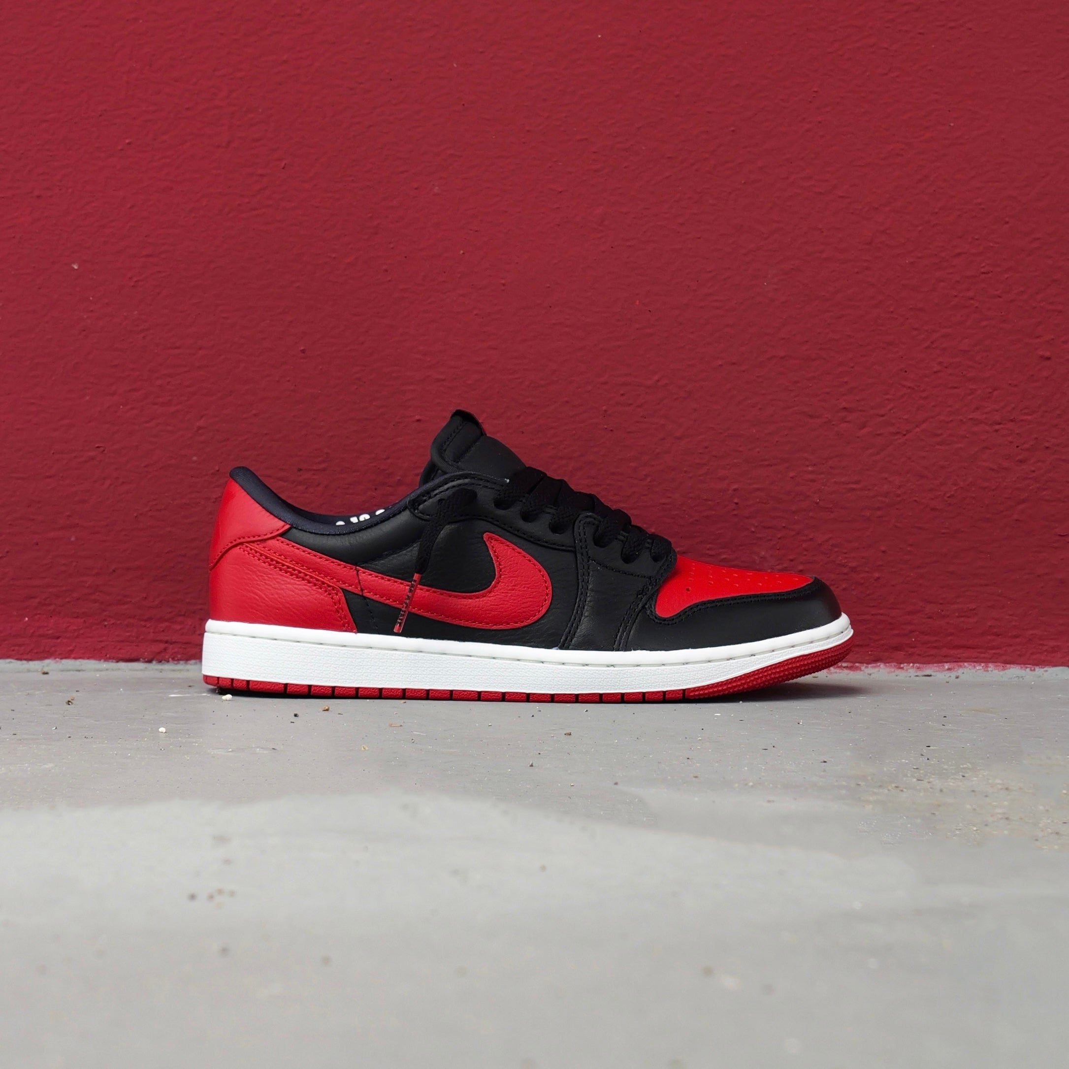 Mens Air Jordan 1 Retro Low OG (Banned)