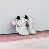 Mens Saucony ProGrid Omni 9 (Eggshell/Touch)
