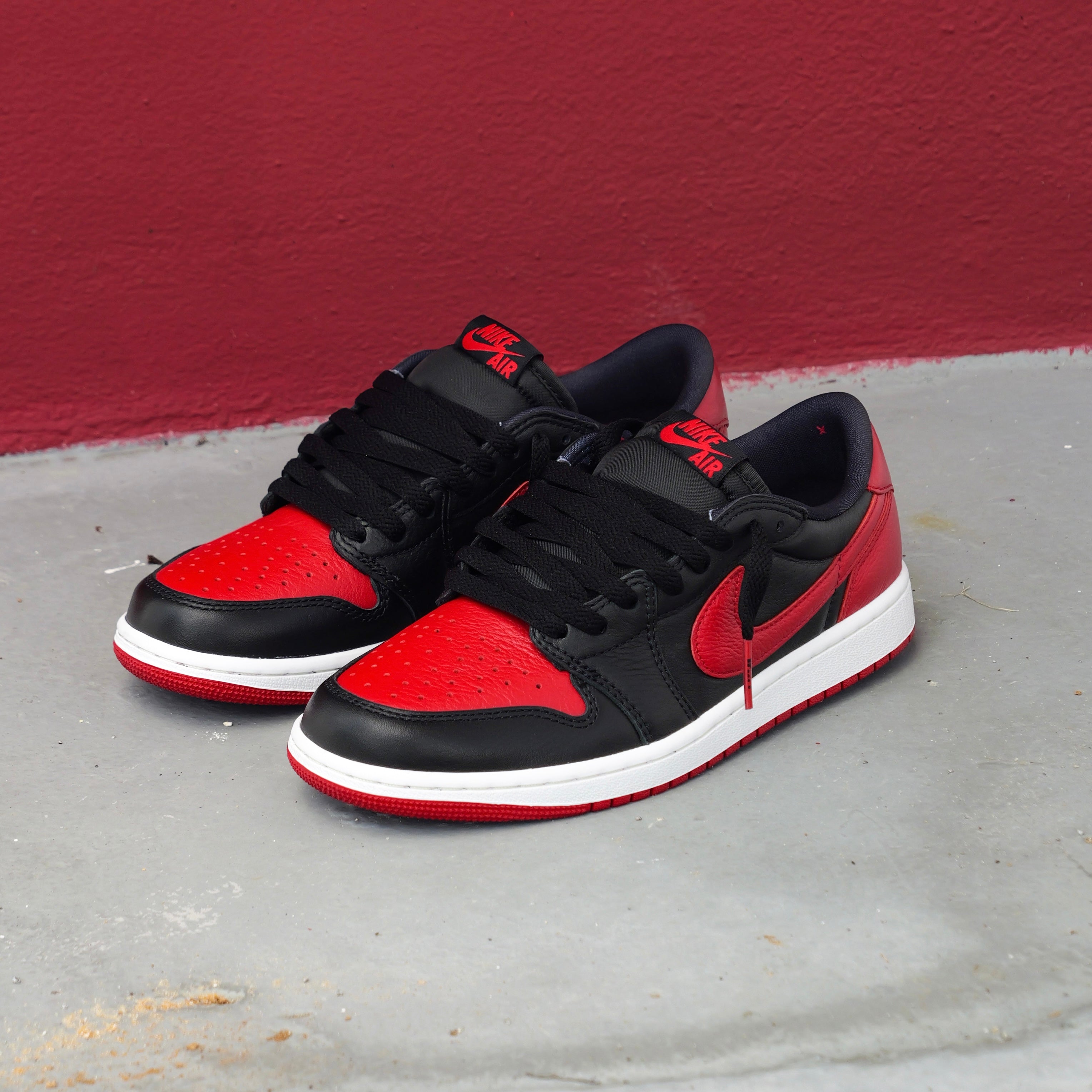Mens Air Jordan 1 Retro Low OG (Banned)