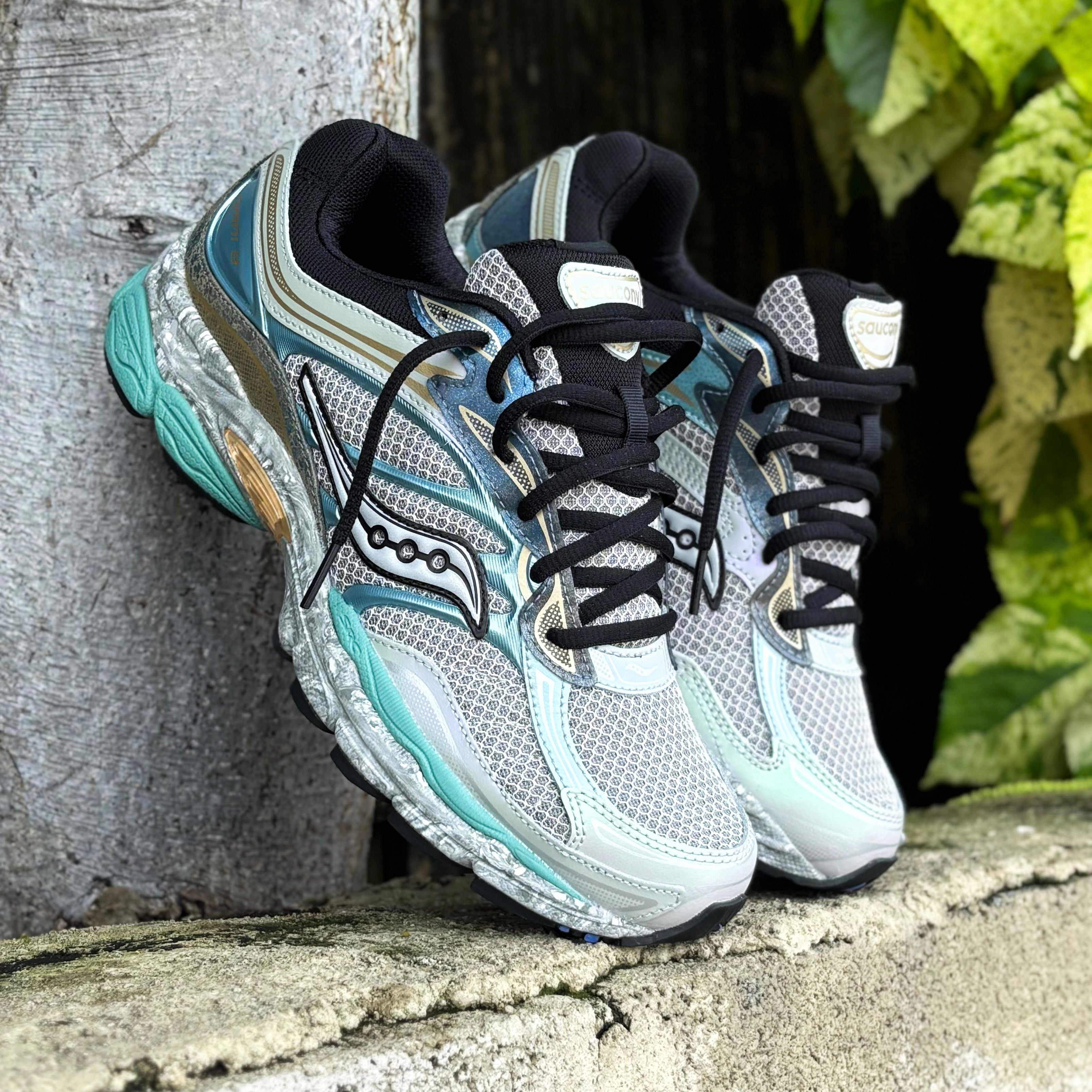 Mens Saucony ProGrid Omni 9 (Owl/Multi)
