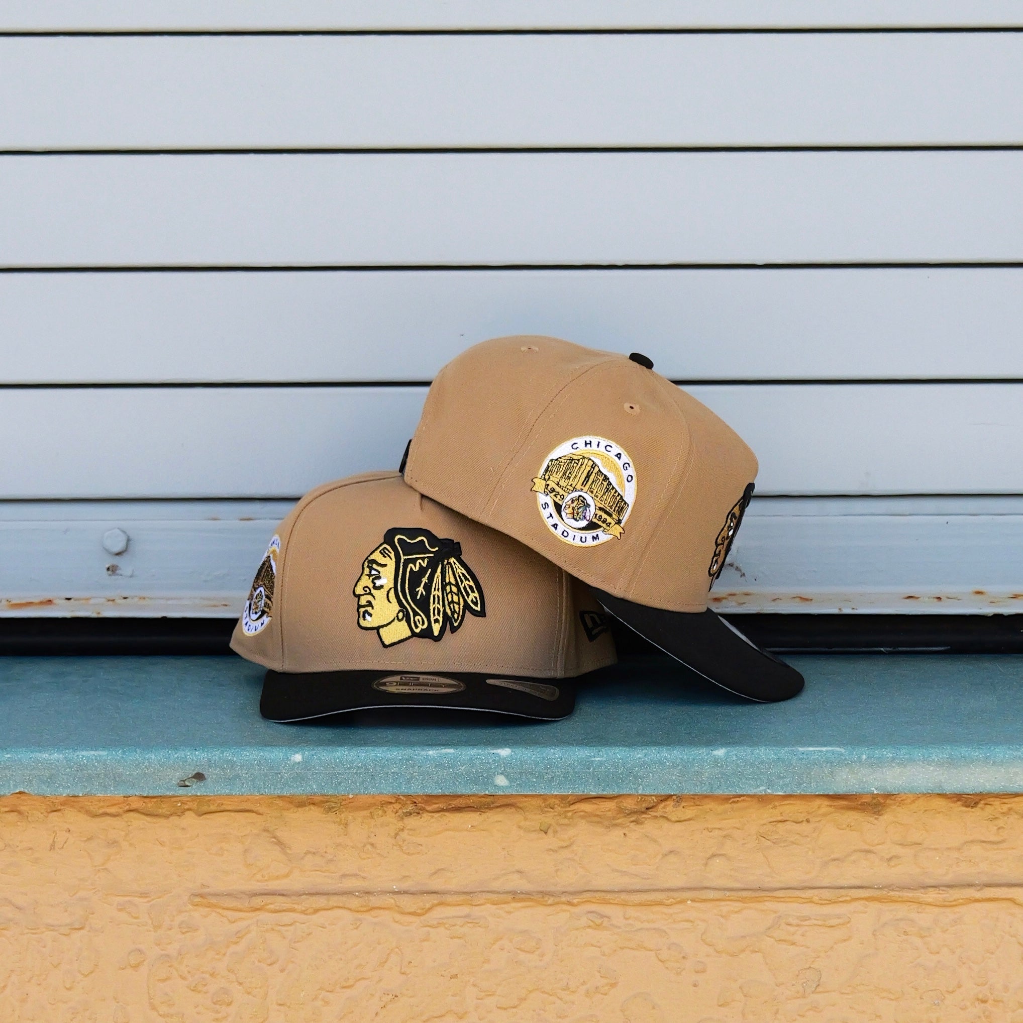 New Era Chicago Blackhawks 65th Anniversary 9FIFTY A-Frame Snapback-(Khaki/Black)