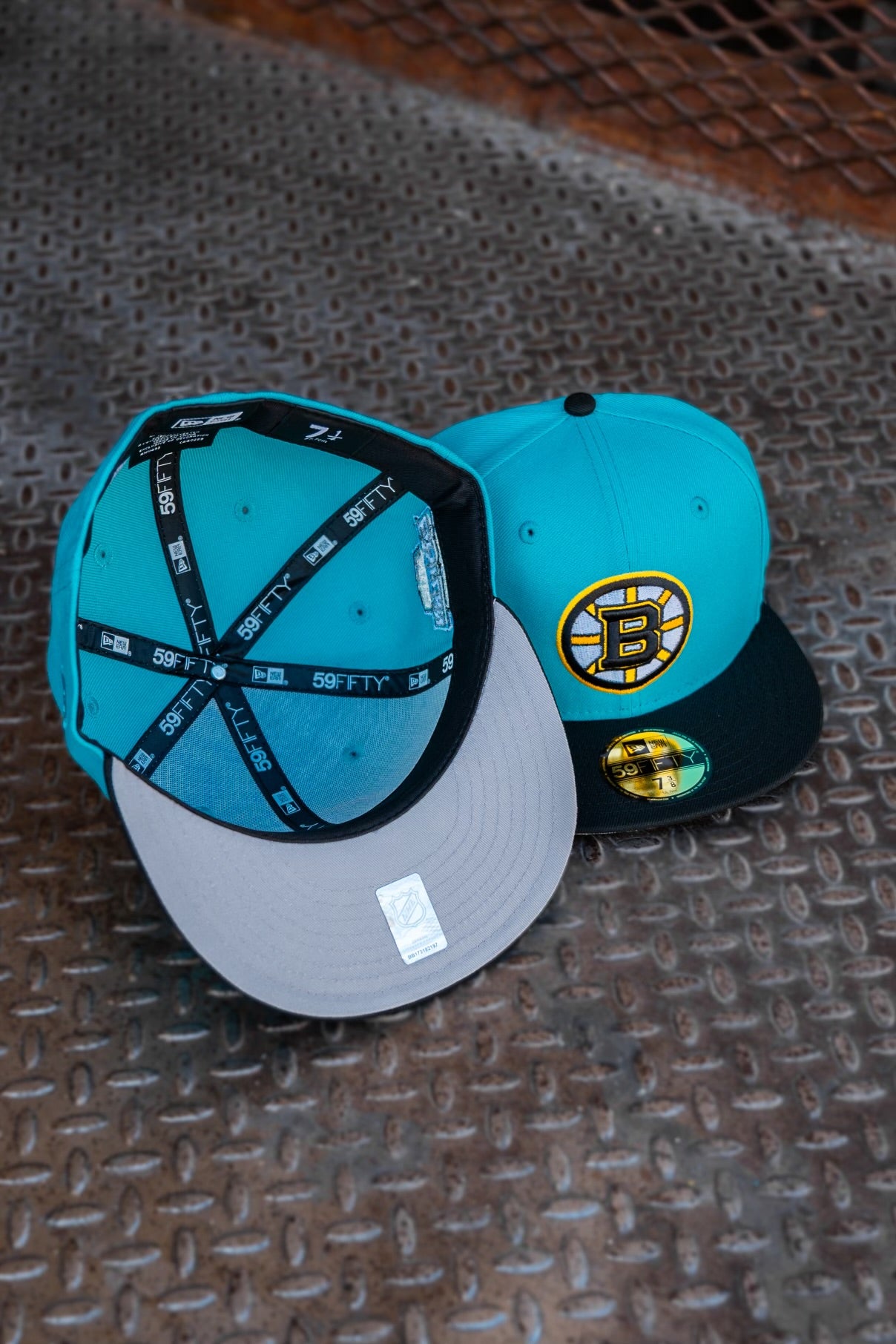 New Era Boston Bruins Eastern Conference Grey UV (Teal/Black) 59Fifty Fitted - New Era