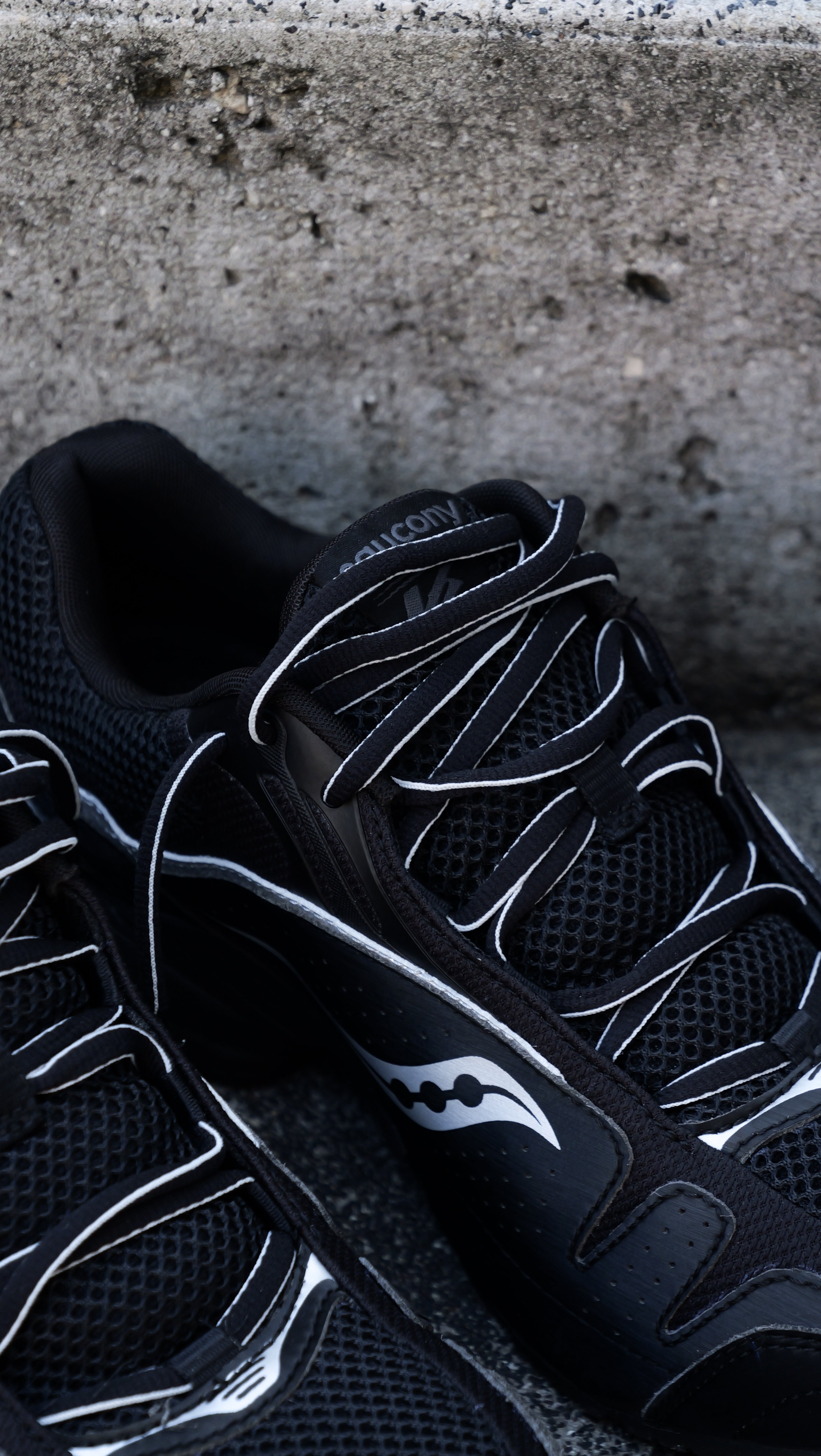 Mens Saucony ProGrid V2 (Black/Silver) - Saucony