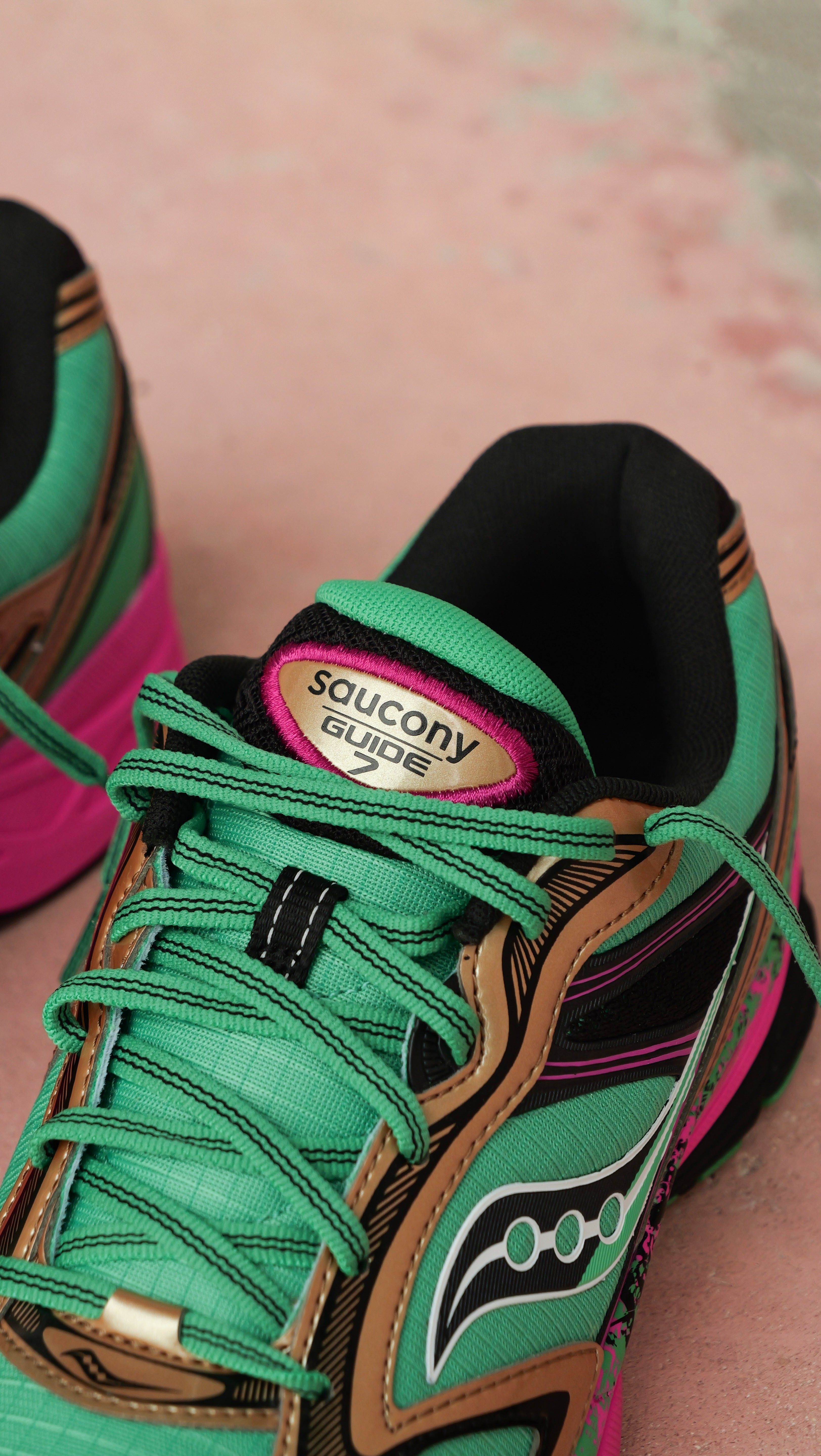 Mens Saucony ProGrid Guide 7 (Green/Bronze) - Saucony