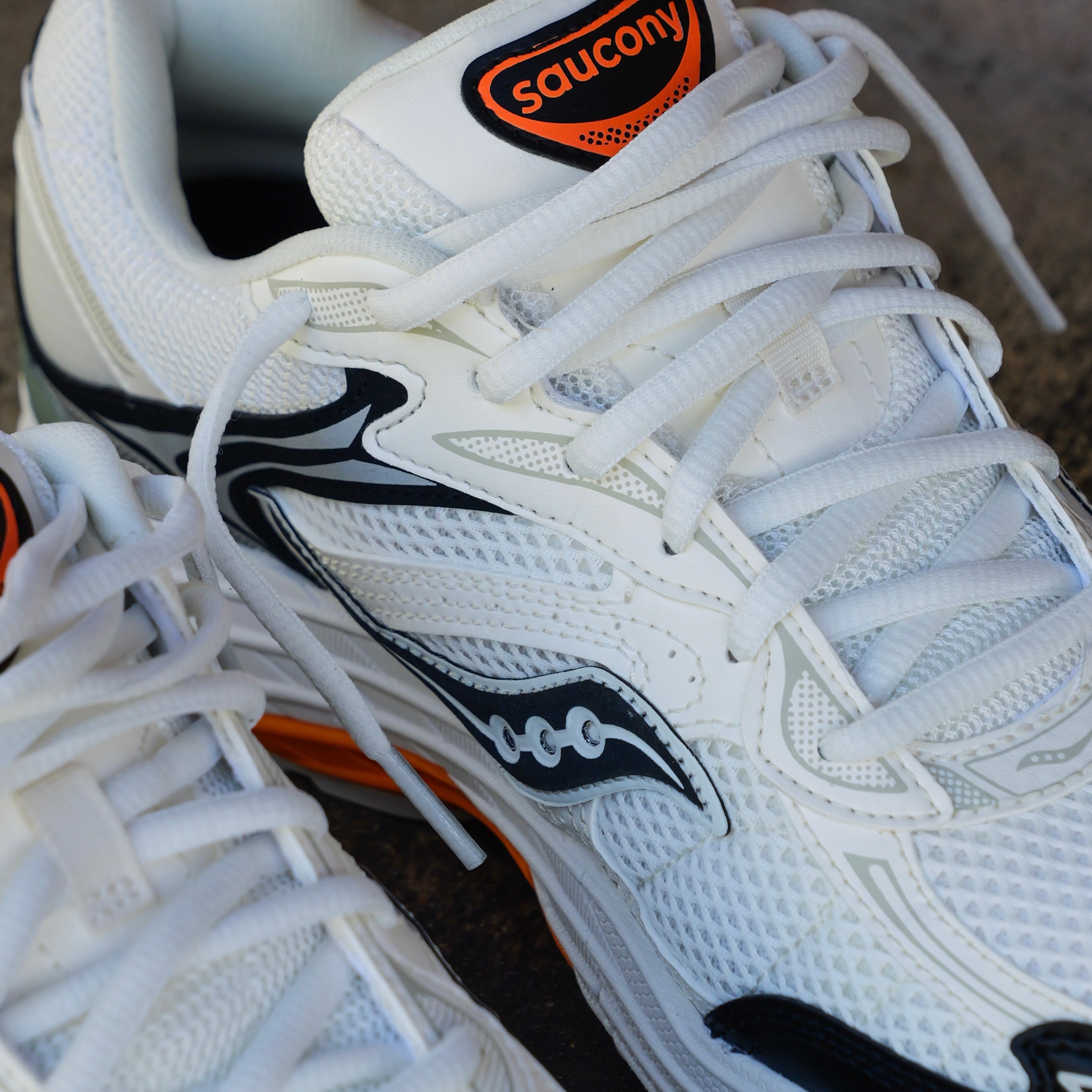 Mens Saucony ProGrid Omni 9 (White/Tumeric) - Saucony