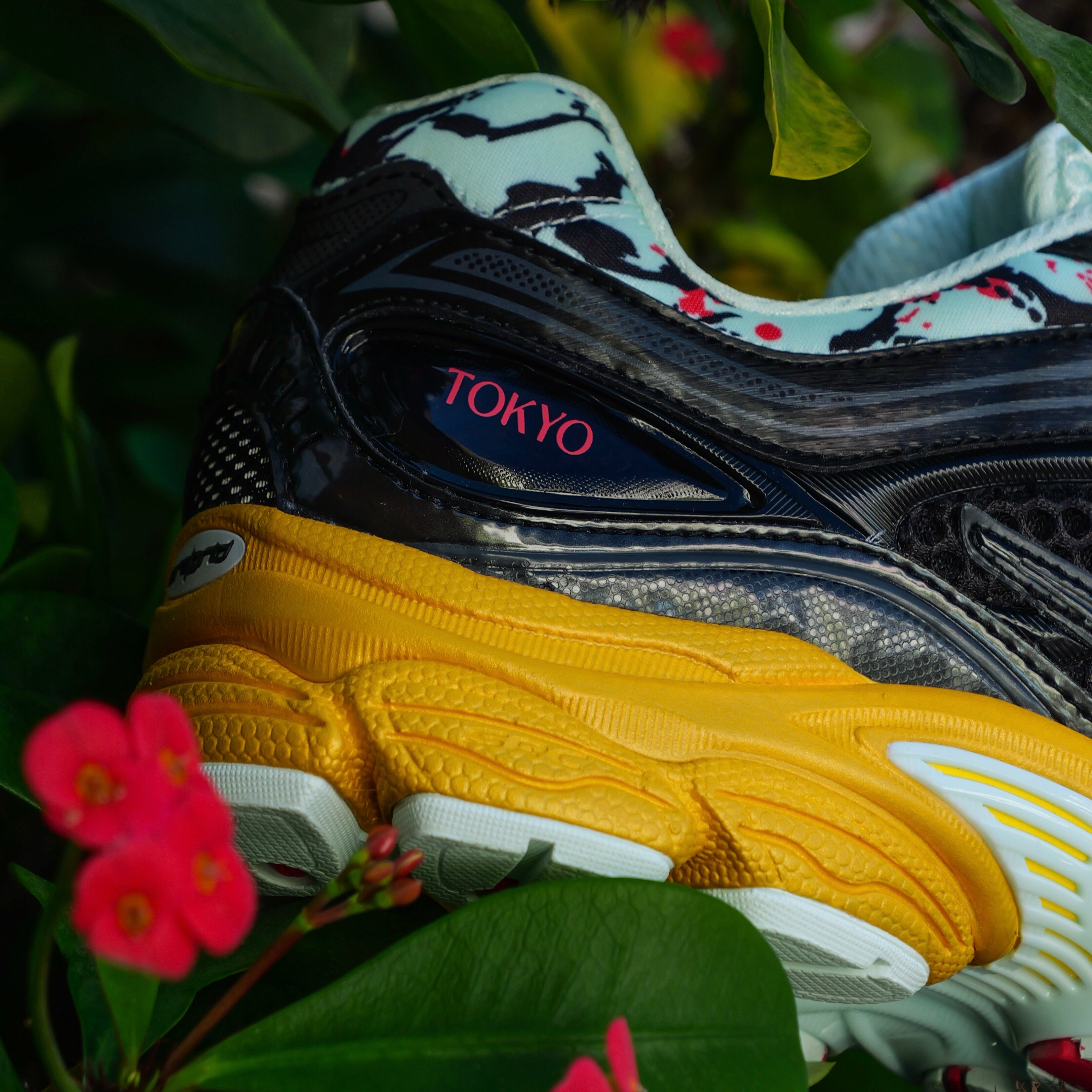 Mens Saucony ProGrid Omni 9 (Black Fleur) - Saucony