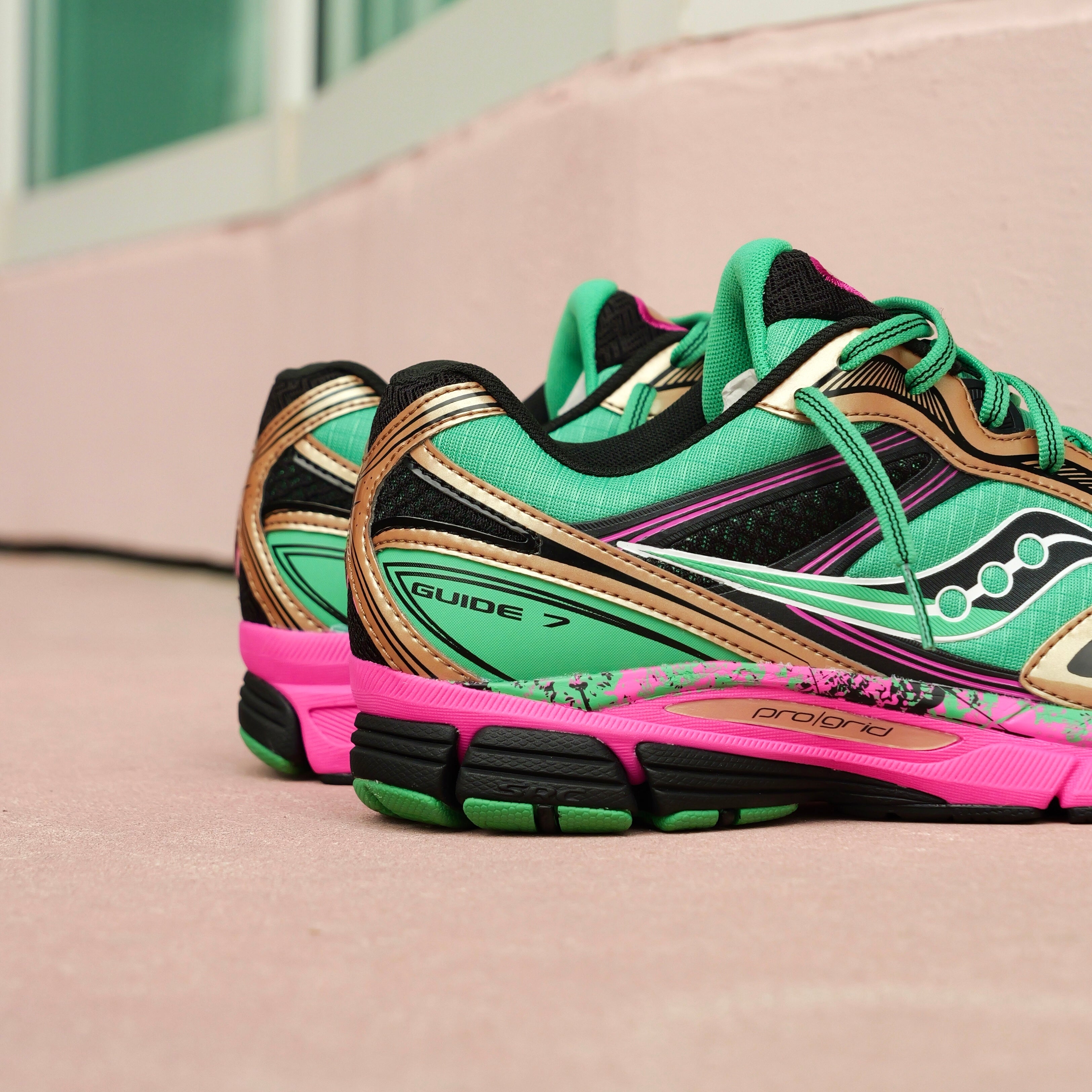 Mens Saucony ProGrid Guide 7 (Green/Bronze) - Saucony