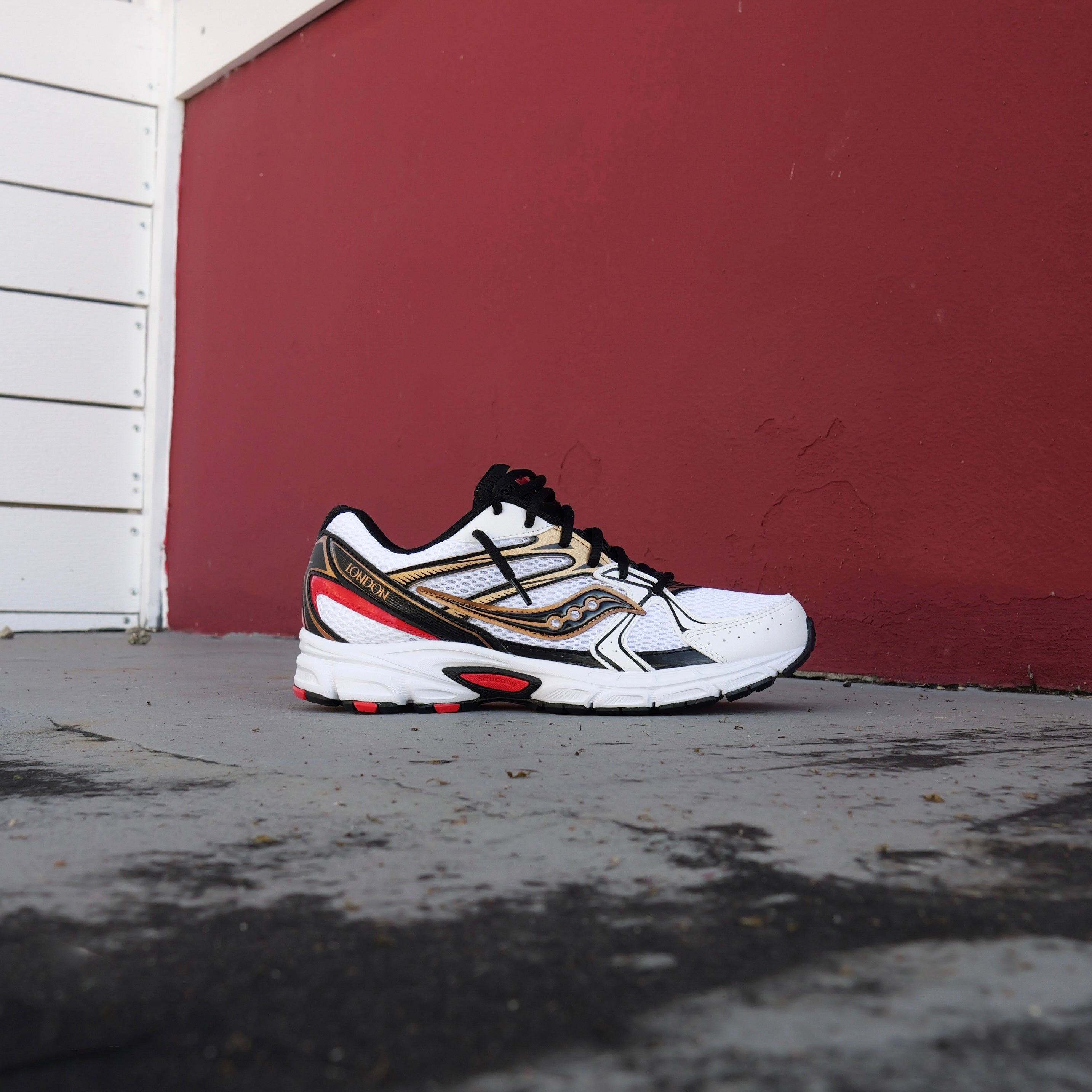 Mens Saucony Ride Millennium (White/Black) - Saucony