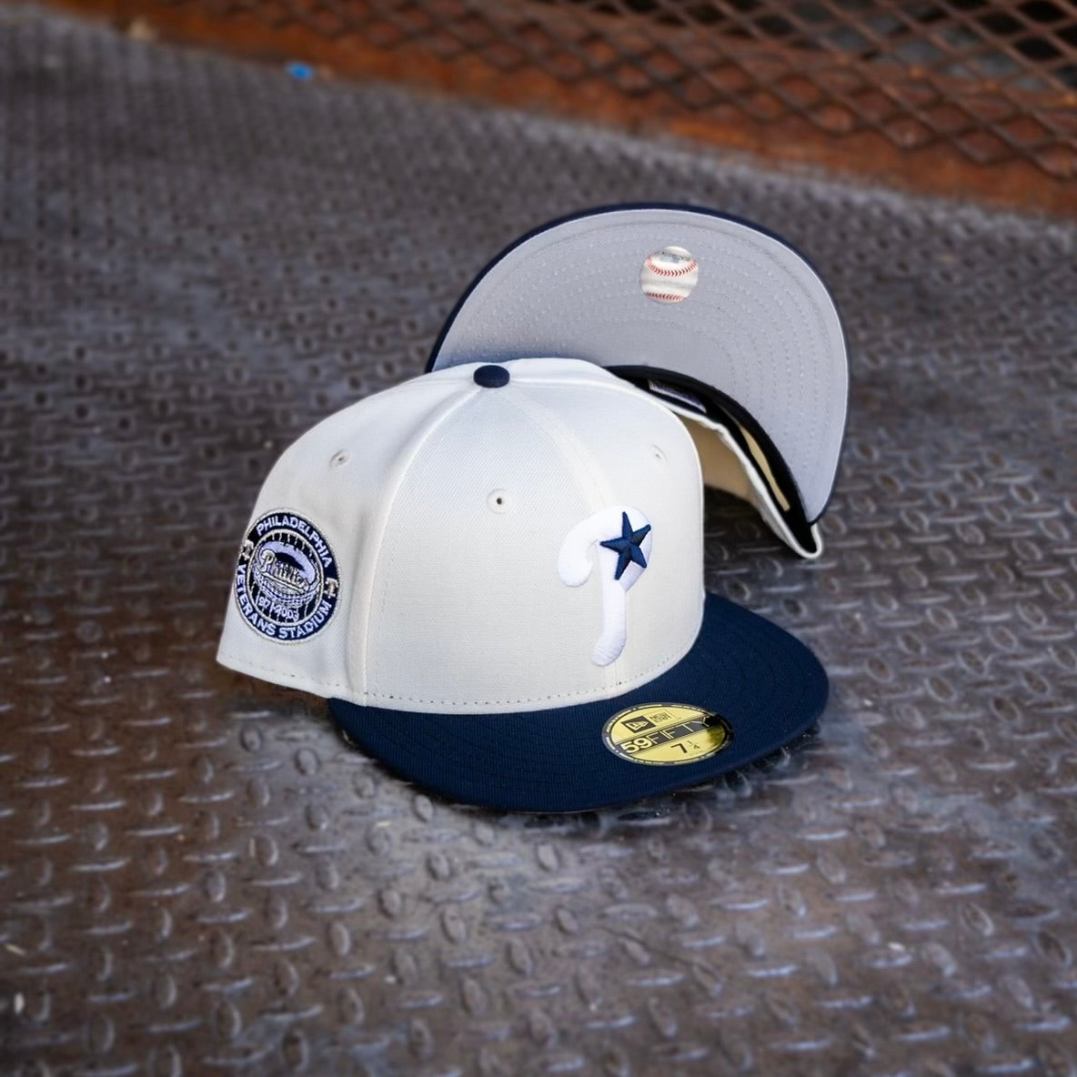 New Era Philadelphia Phillies Stadium Side Patch Grey UV (Off White/Navy) 59Fifty Fitted - New Era