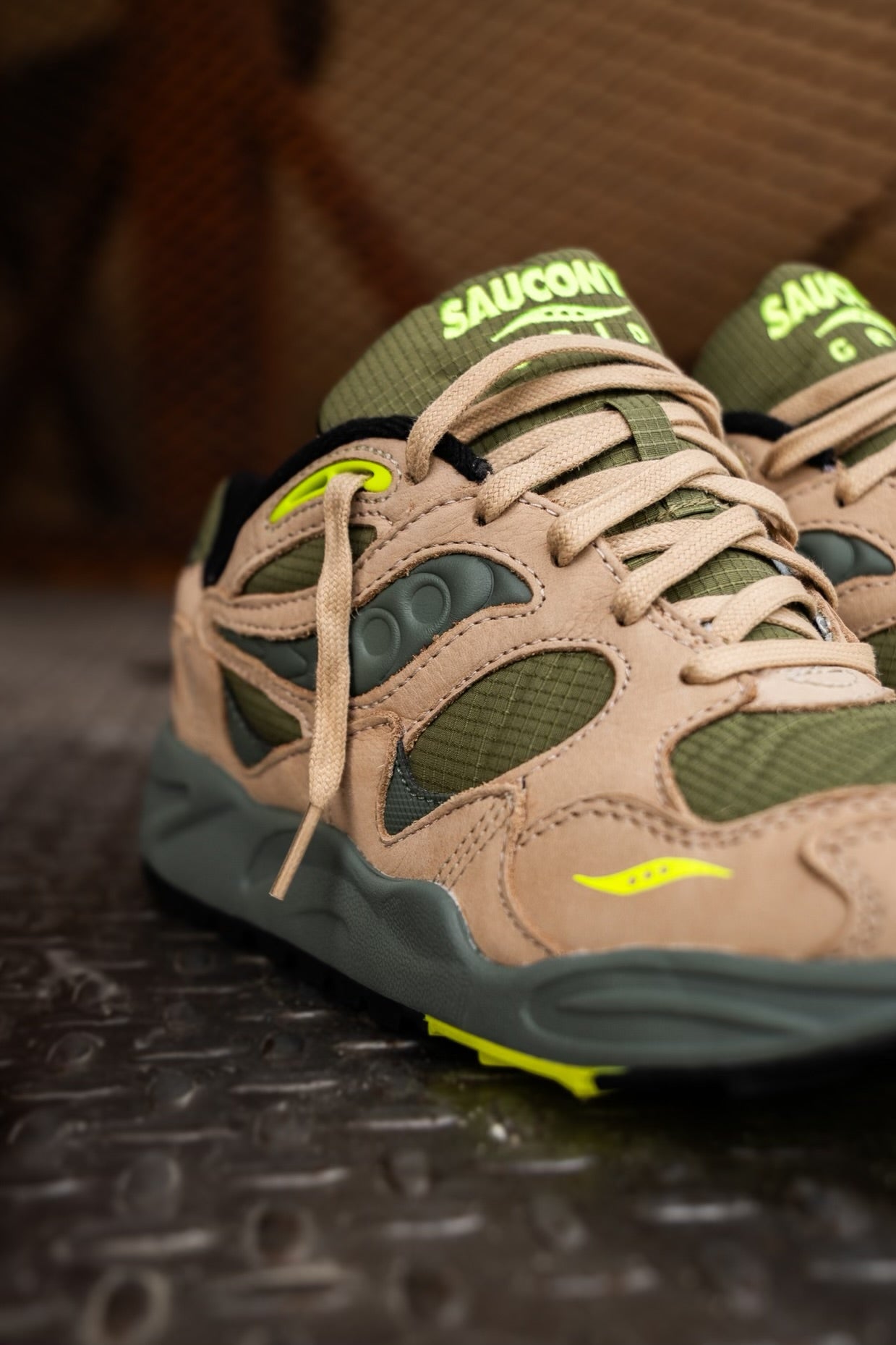 Mens Saucony Grid Shadow 2 Premium (Avocado/Volt) - Saucony