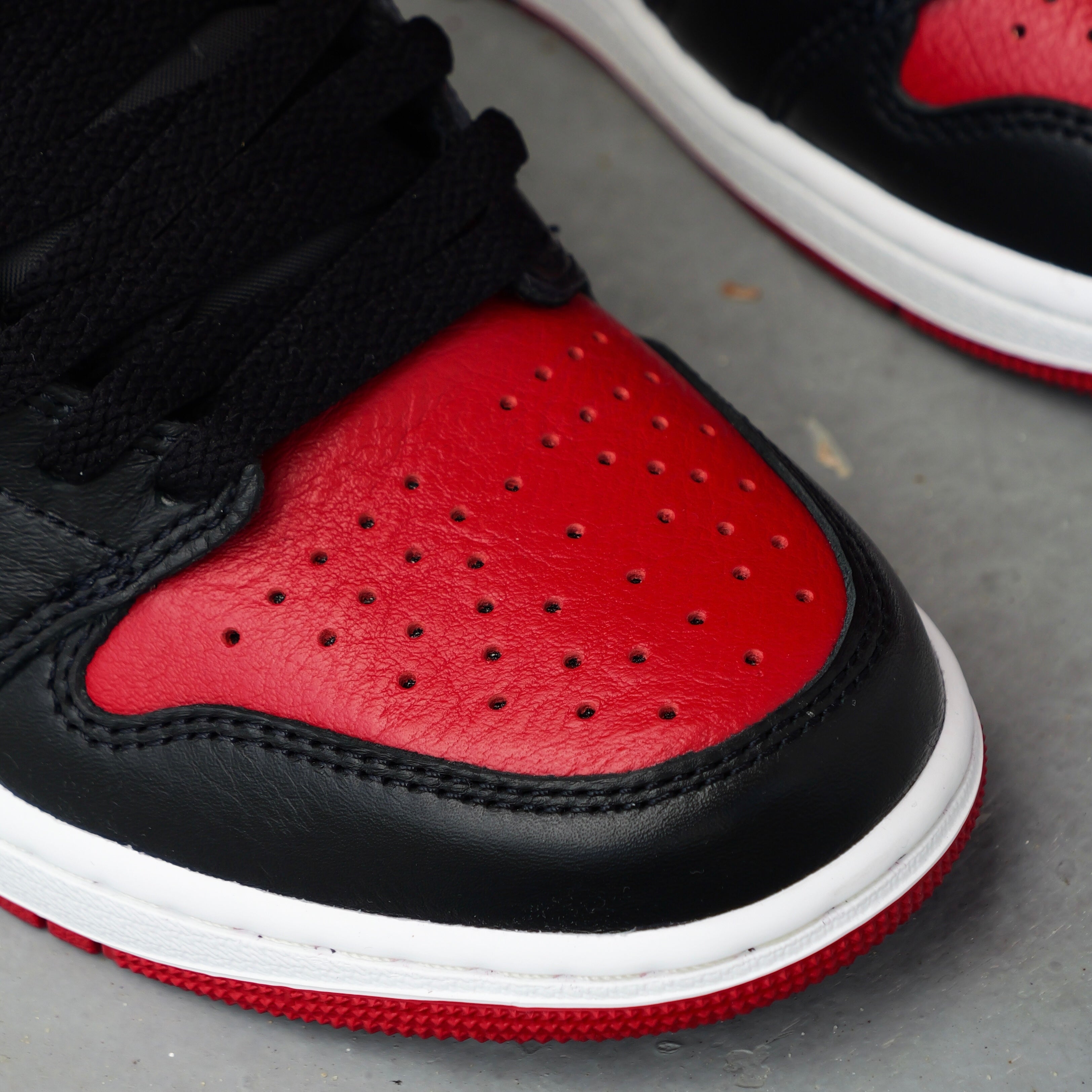 Mens Air Jordan 1 Retro Low OG (Banned)