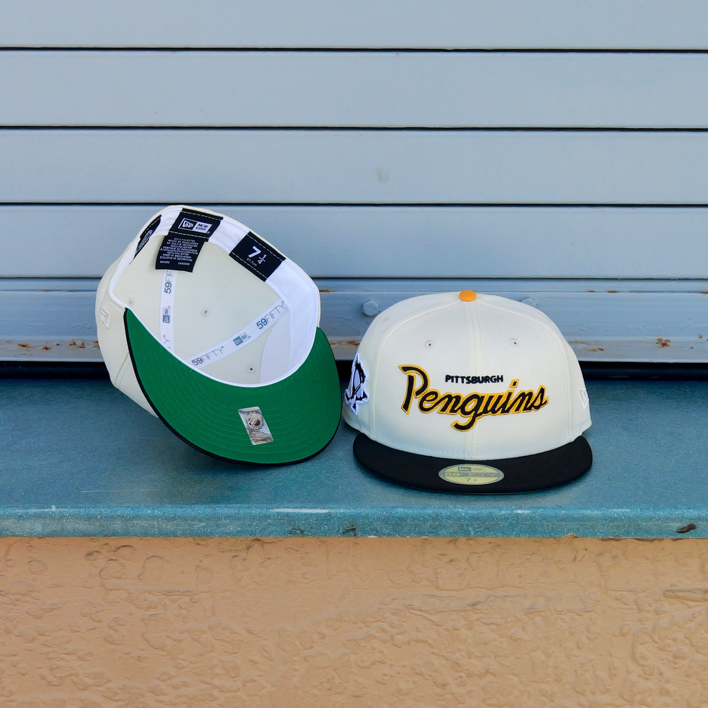 New Era Pittsburgh Penguins Side Patch Fitted (Chrome/Black) - New Era