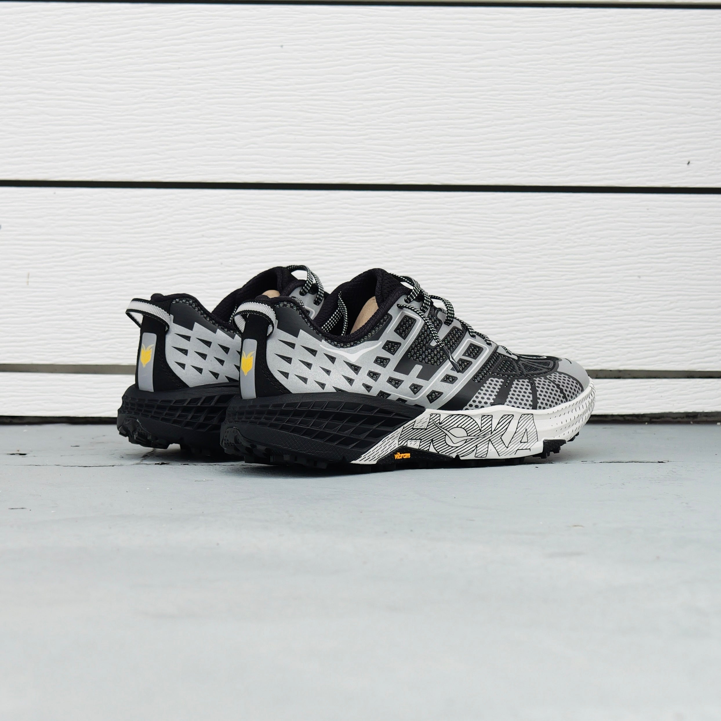 Hoka SpeedGoat 2 TS BKSTR (Black / Stardust)