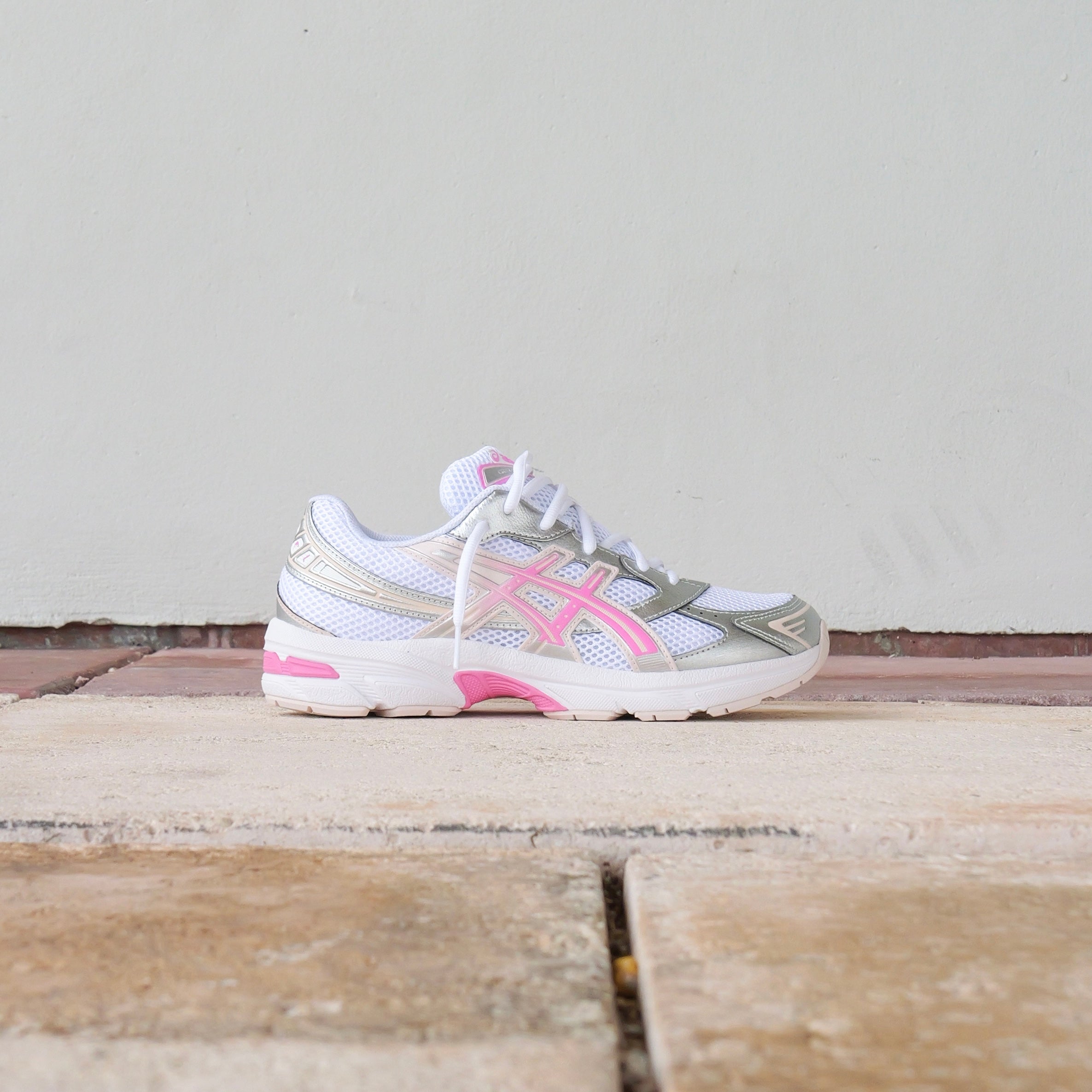 Asics Gel-1130 Grade School (White/Dragon Fruit)