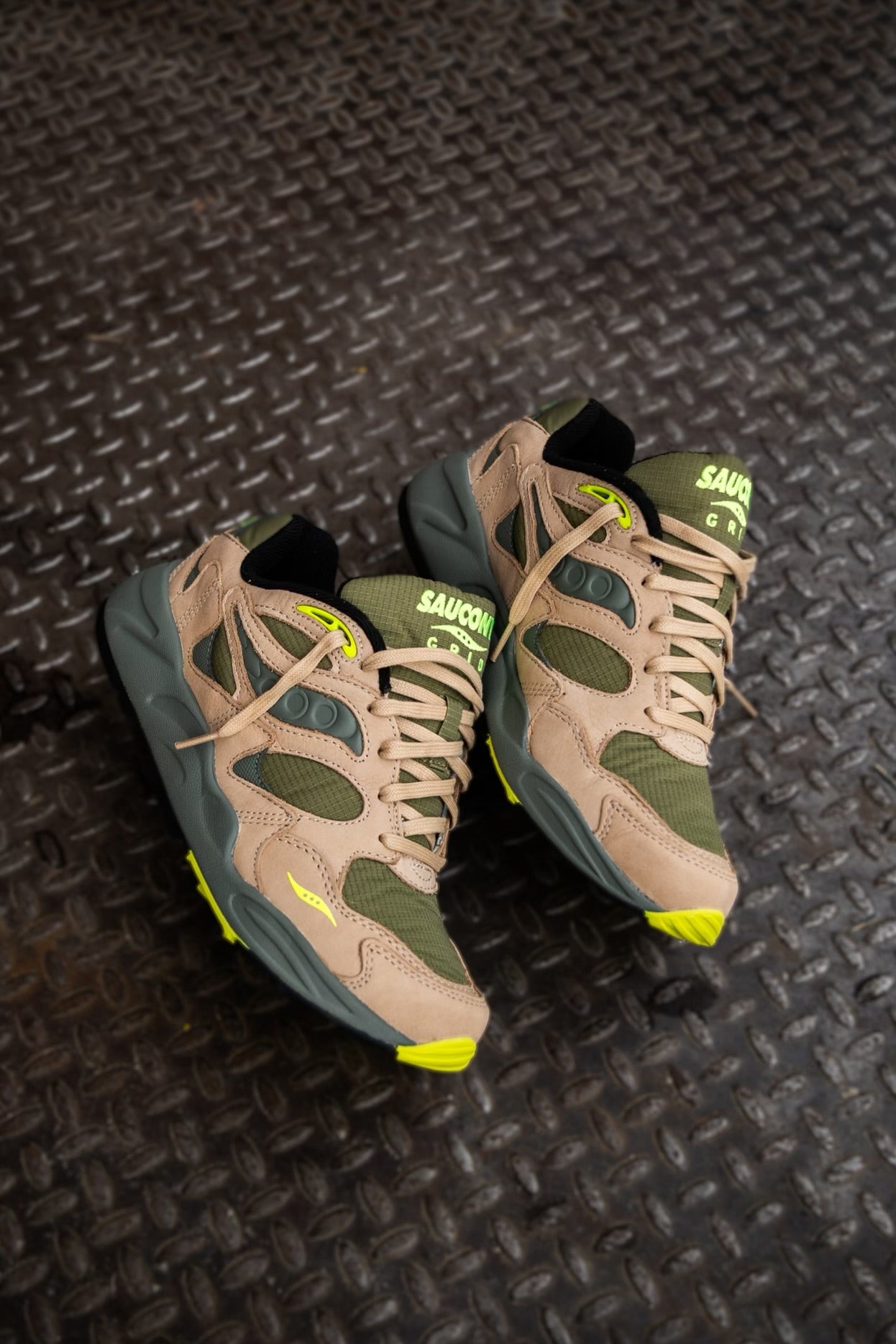 Mens Saucony Grid Shadow 2 Premium (Avocado/Volt) - Saucony