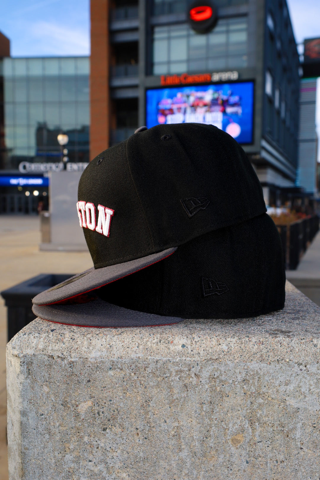 New Era Houston Astros 17' 22' Championship Trophies Side Patch Fitted (Black/Graphite)