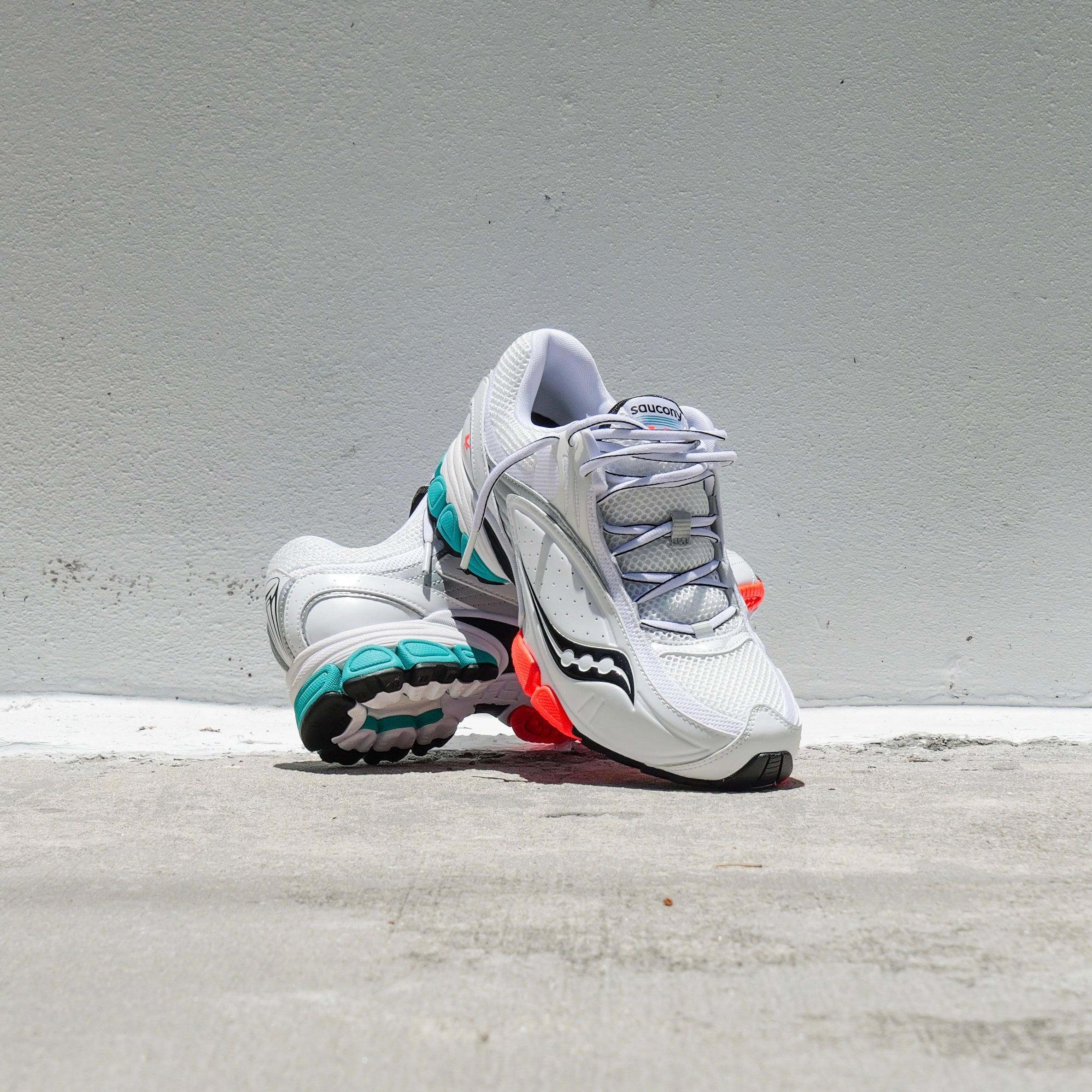 Mens Saucony ProGrid V2 (Mutant)