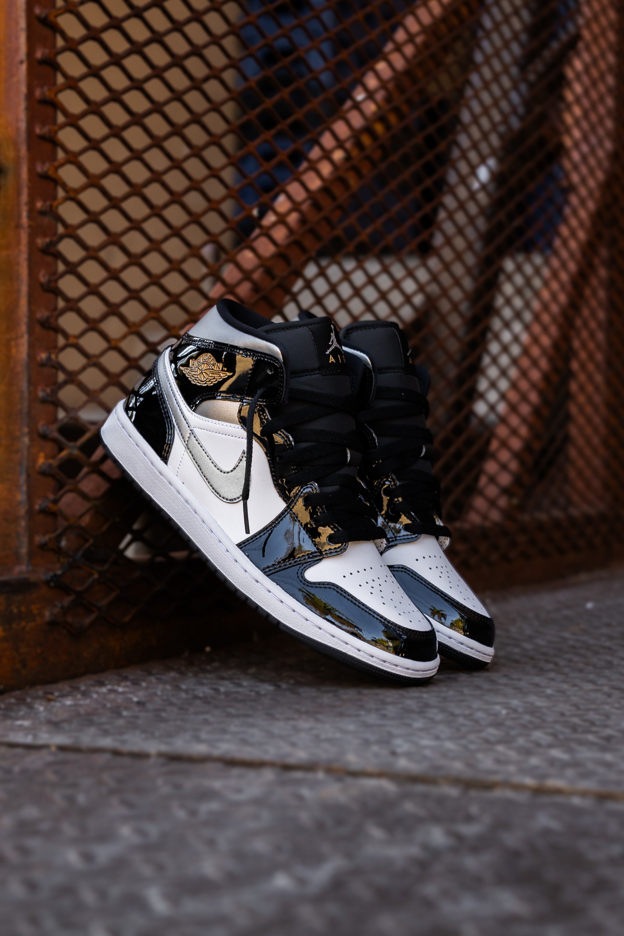 Mens Air Jordan 1 Mid (Black/Metallic Silver/White) - Nike