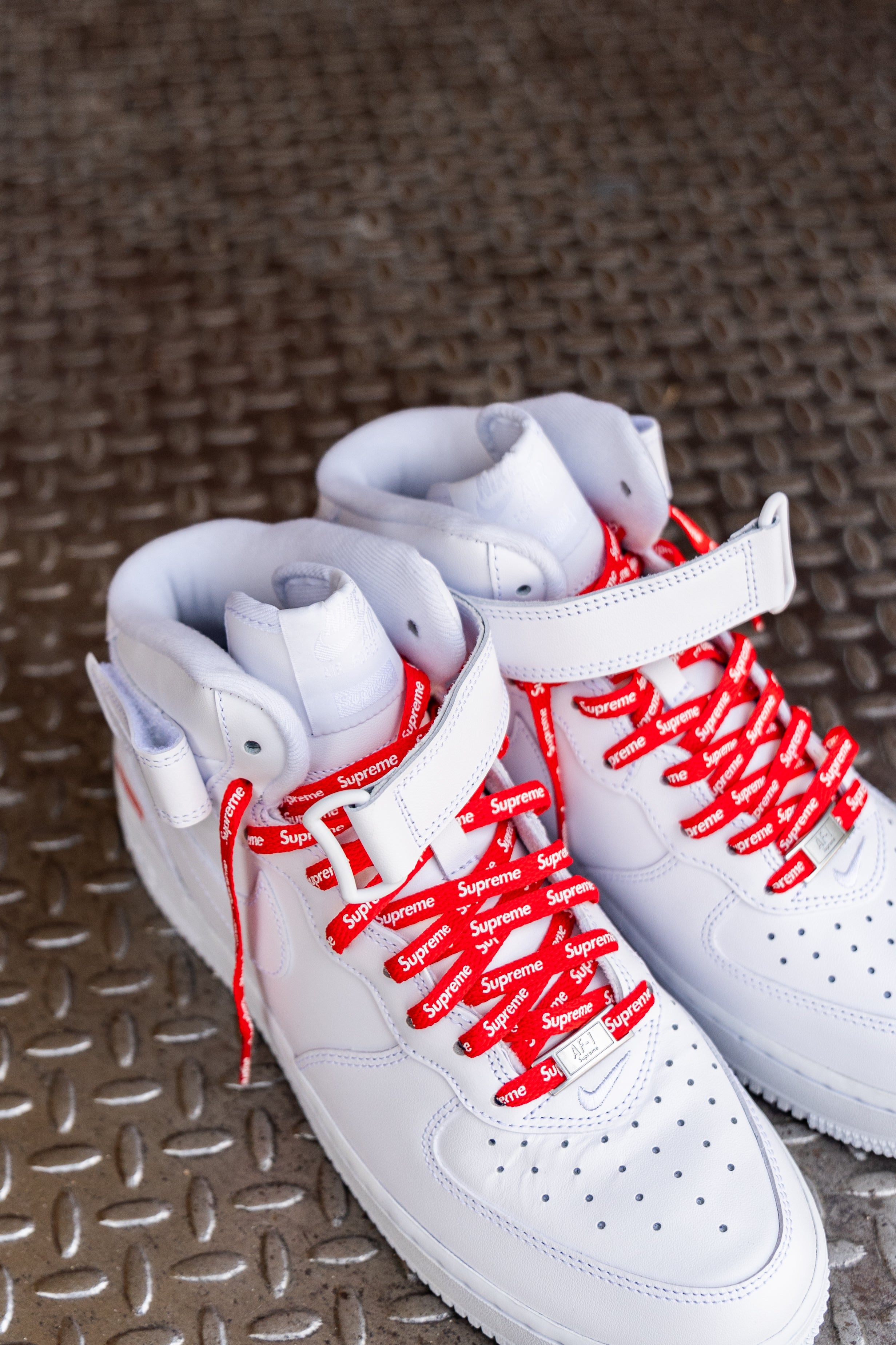 Nike x Supreme Air Force 1 Mid SP (White) - Nike