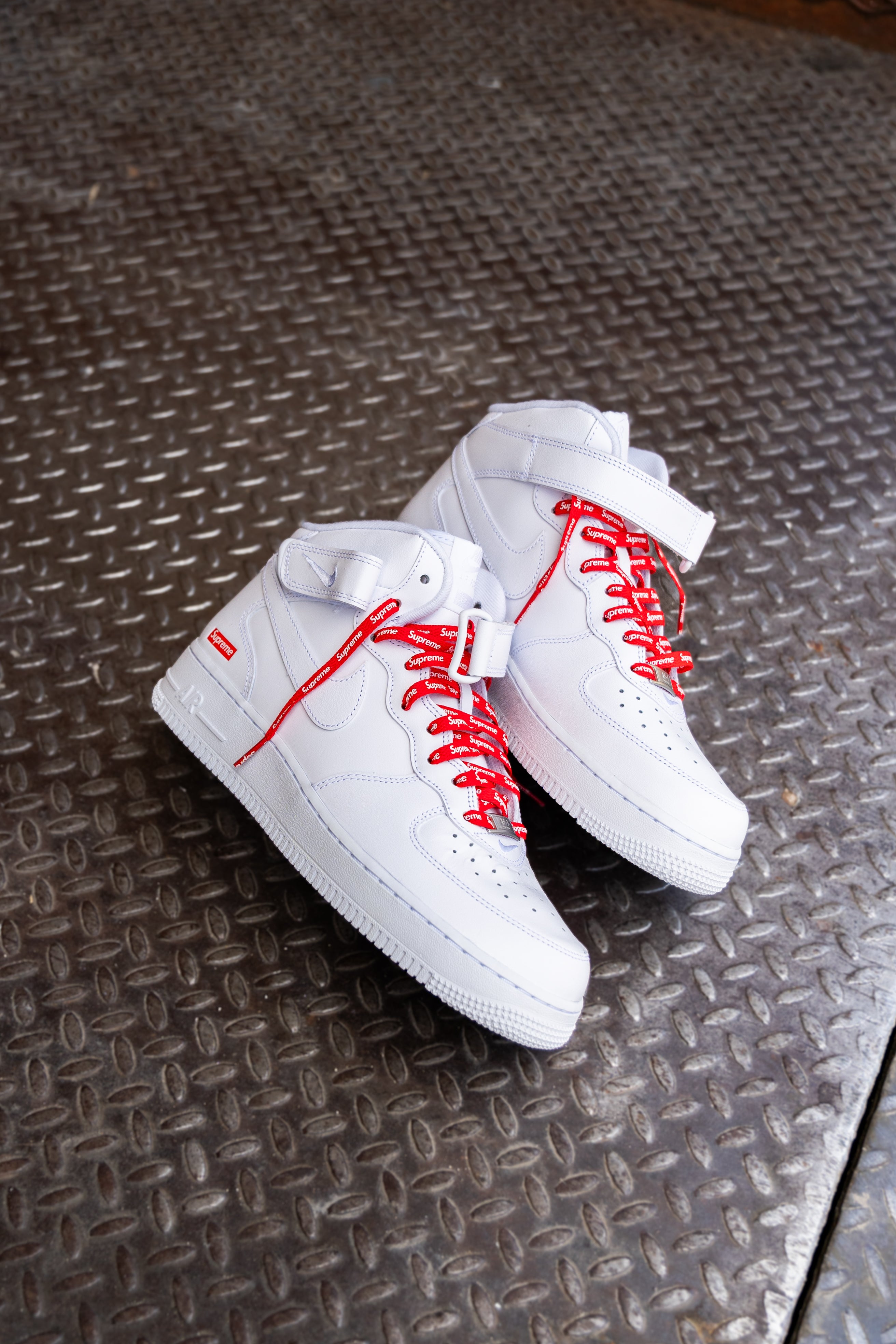 Nike x Supreme Air Force 1 Mid SP (White) - Nike