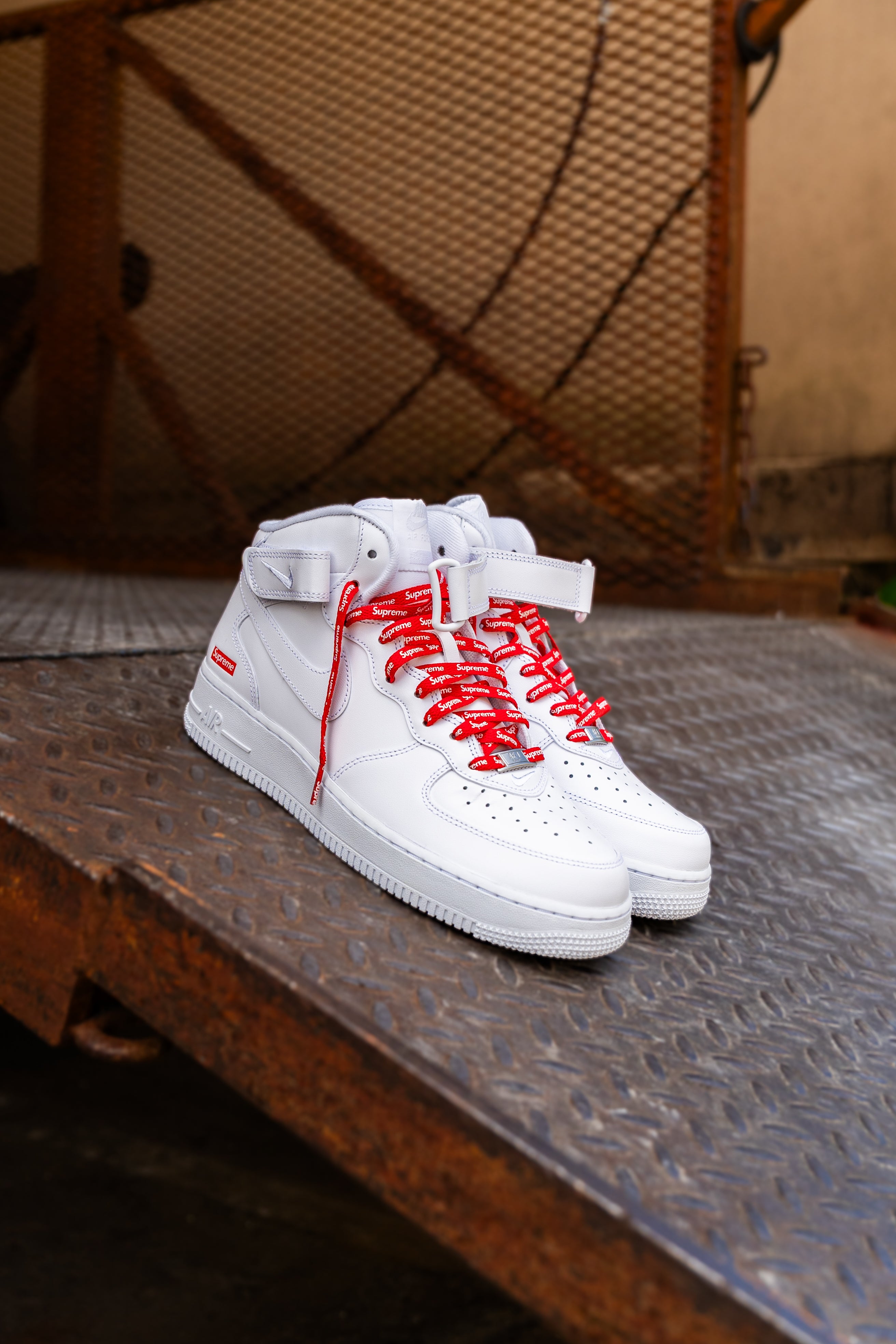 Nike x Supreme Air Force 1 Mid SP (White) - Nike
