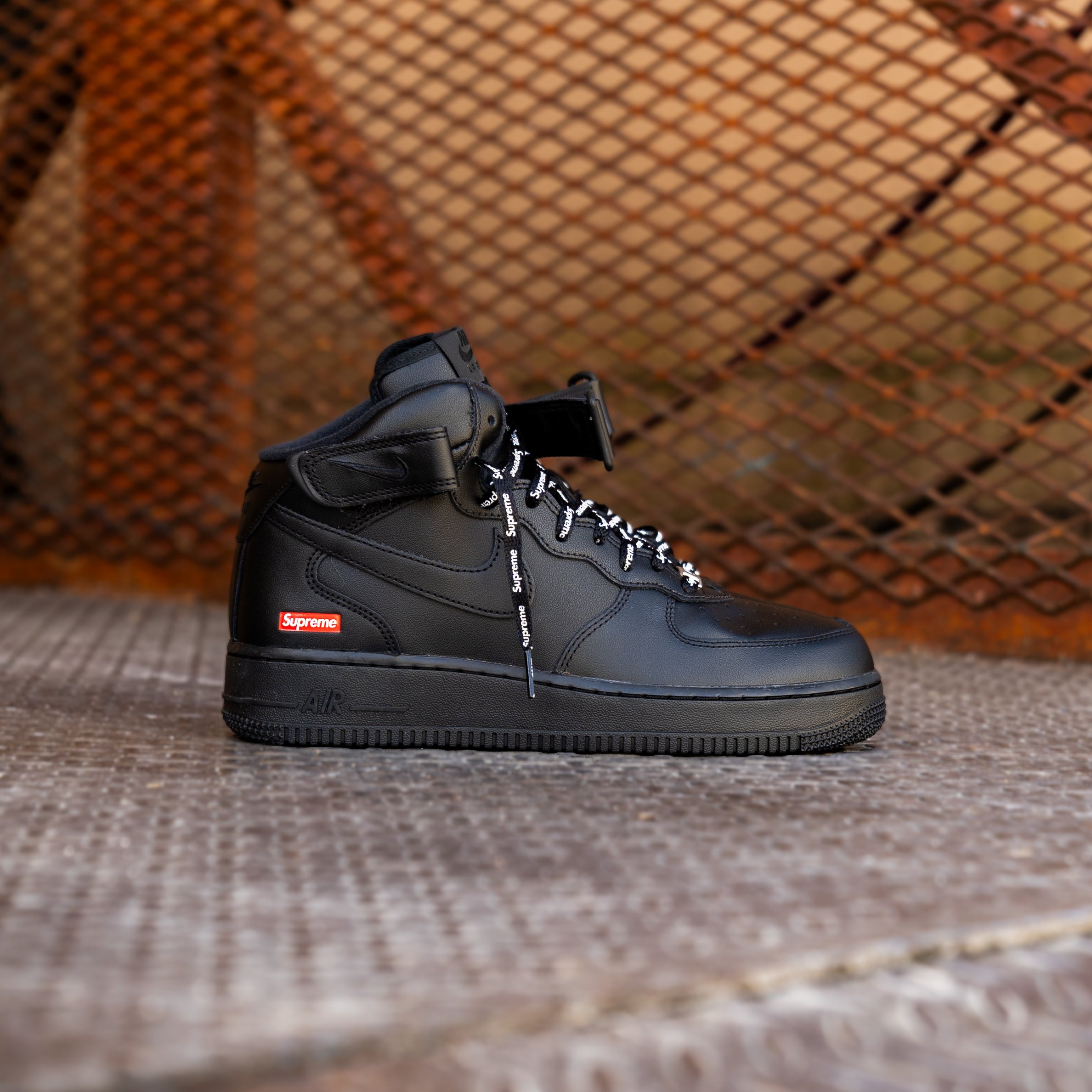 Nike x Supreme Air Force 1 Mid SP (Black) - Nike