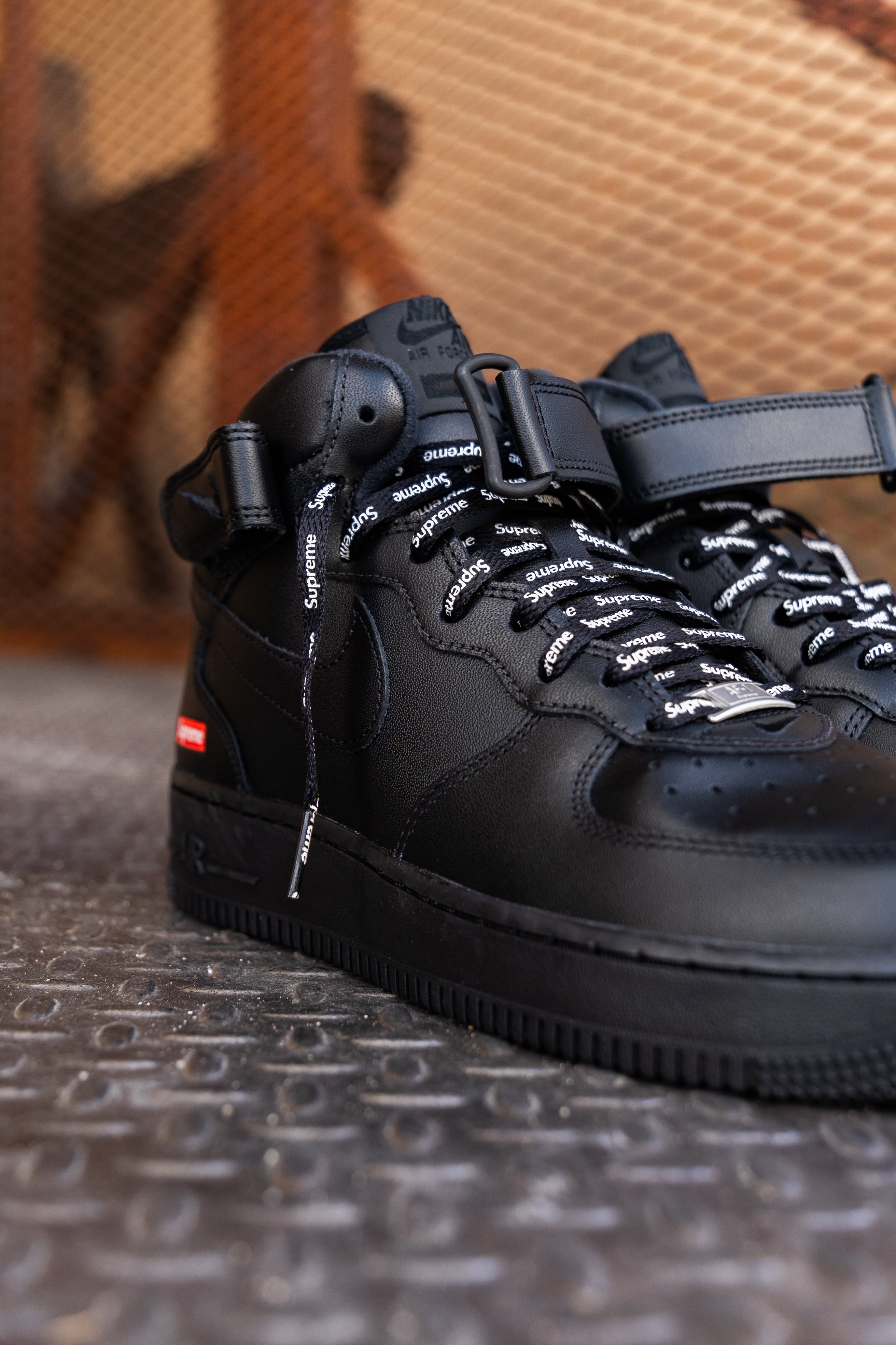 Nike x Supreme Air Force 1 Mid SP (Black) - Nike