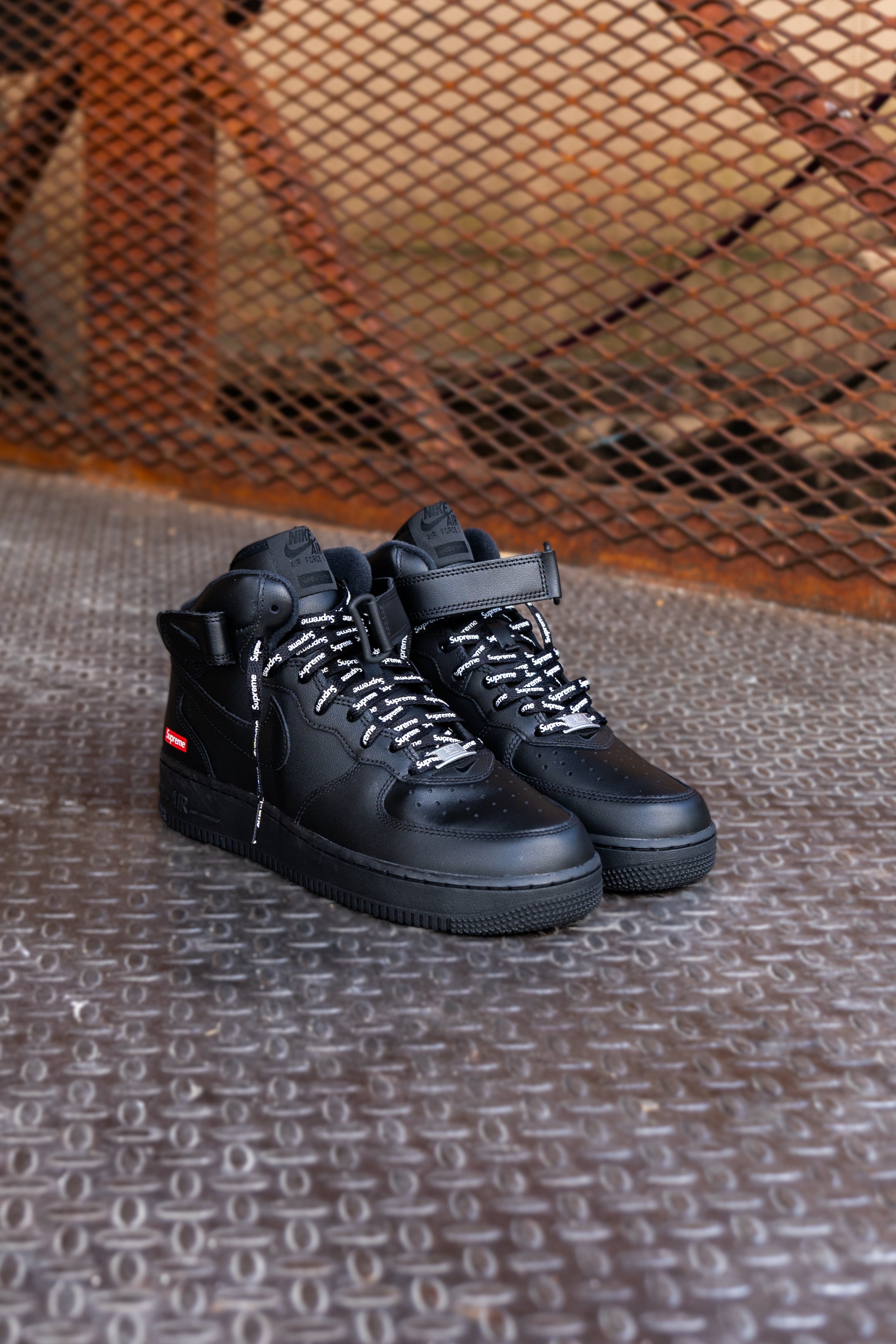 Nike x Supreme Air Force 1 Mid SP (Black) - Nike