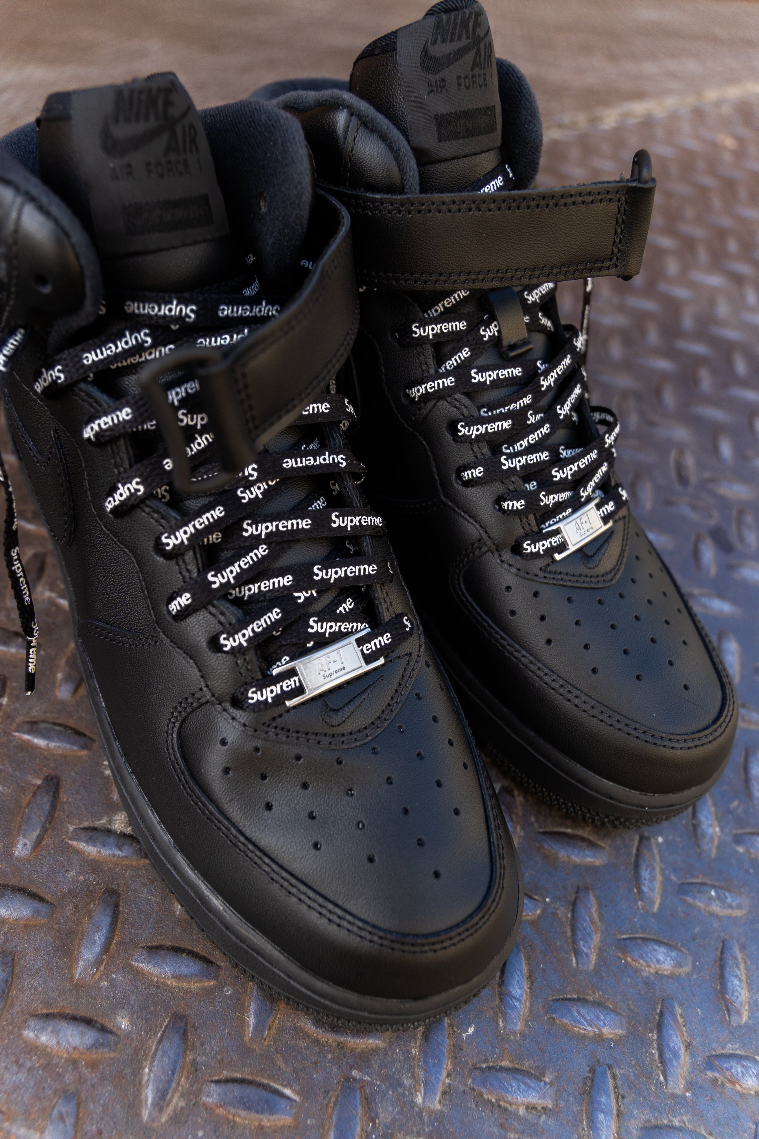 Nike x Supreme Air Force 1 Mid SP (Black) - Nike