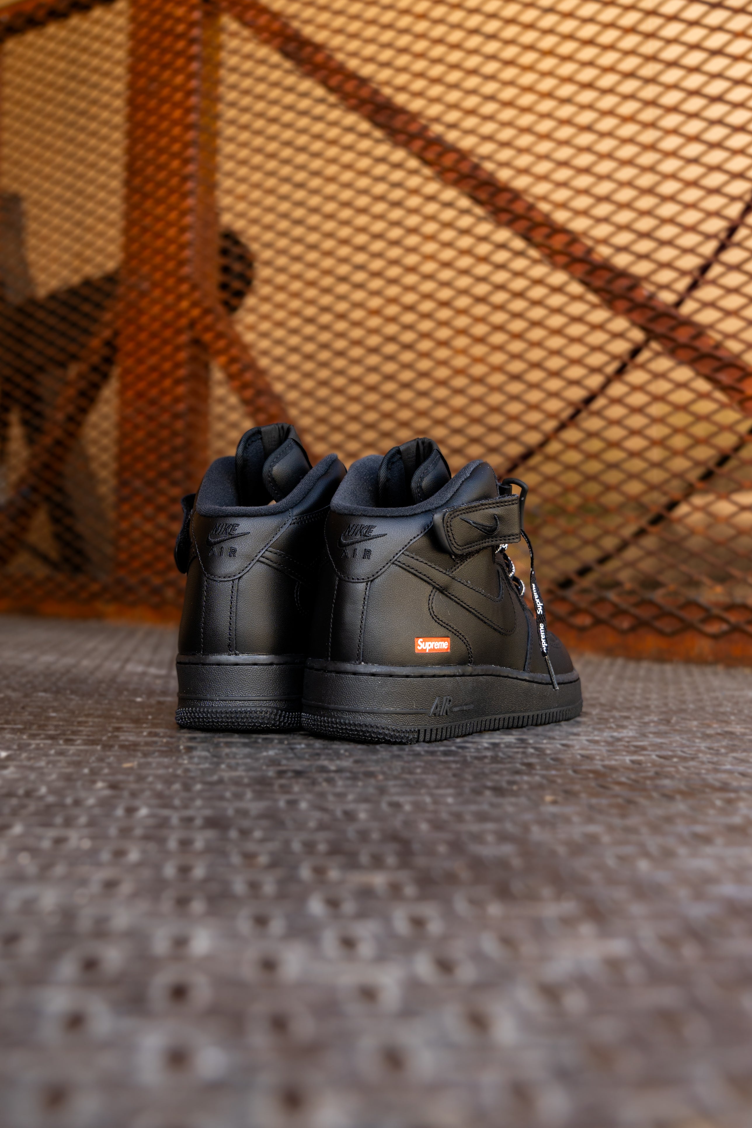 Nike x Supreme Air Force 1 Mid SP (Black) - Nike
