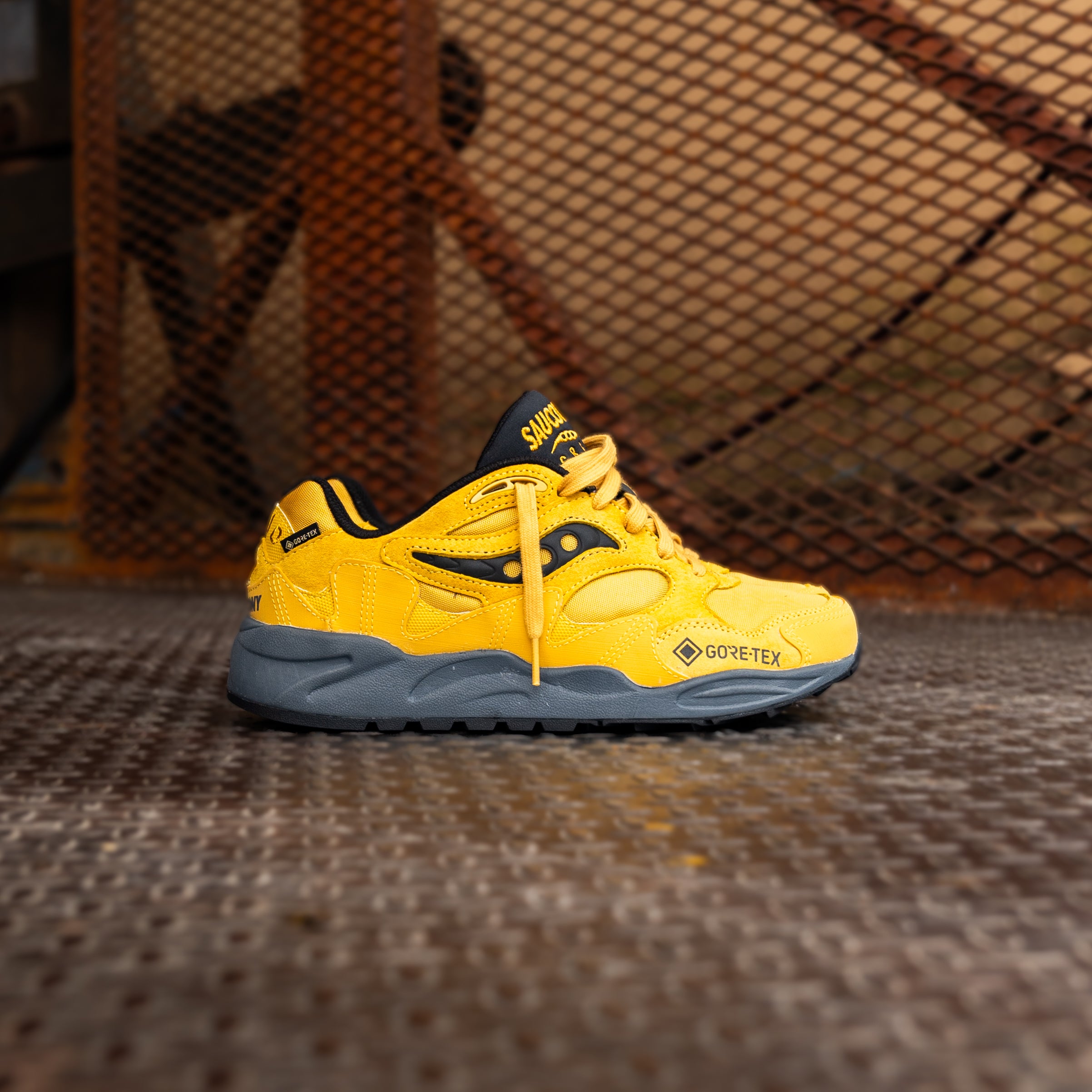 Mens Saucony Grid Shadow 2 GTX (Yellow/Black) - Saucony