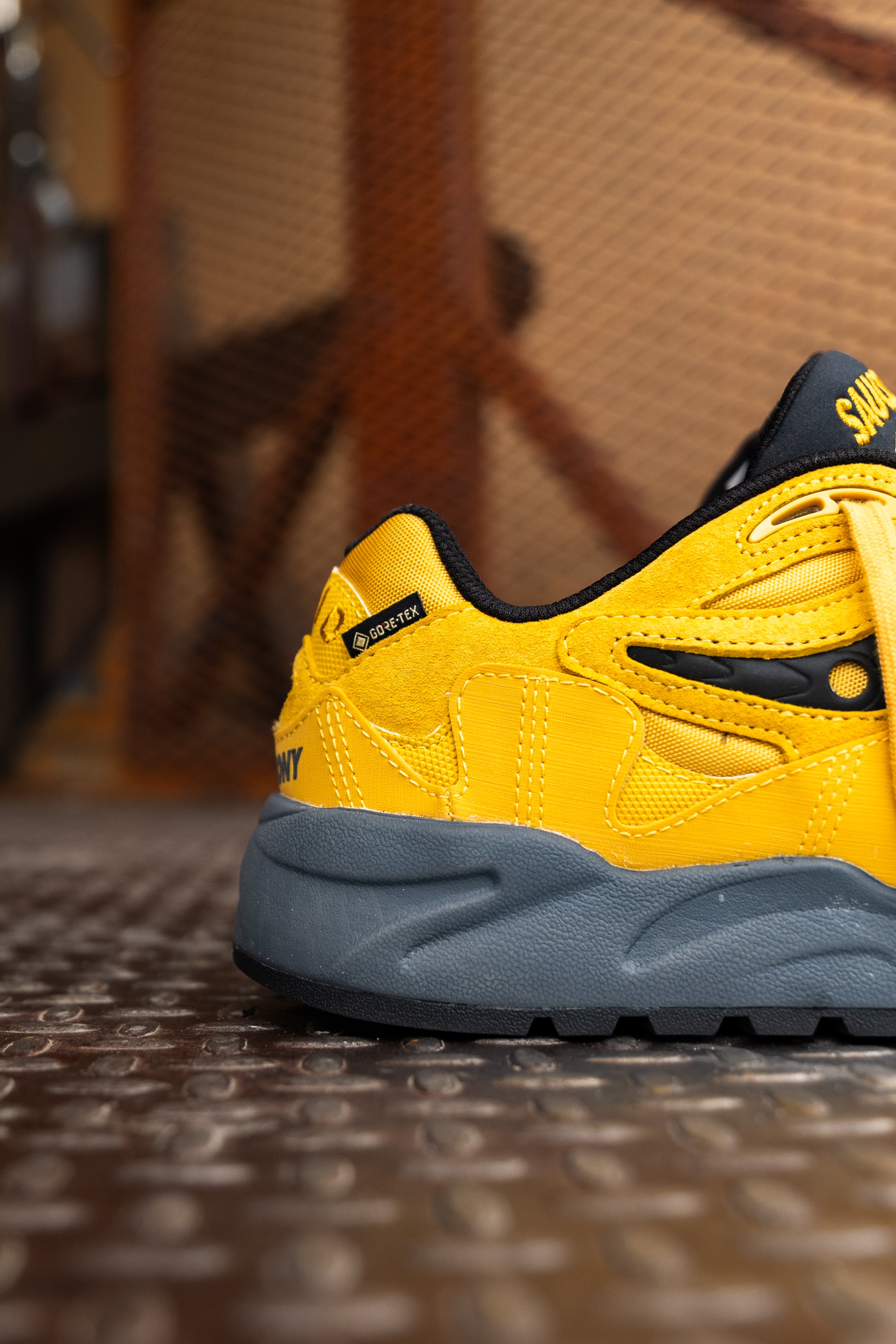 Mens Saucony Grid Shadow 2 GTX (Yellow/Black) - Saucony