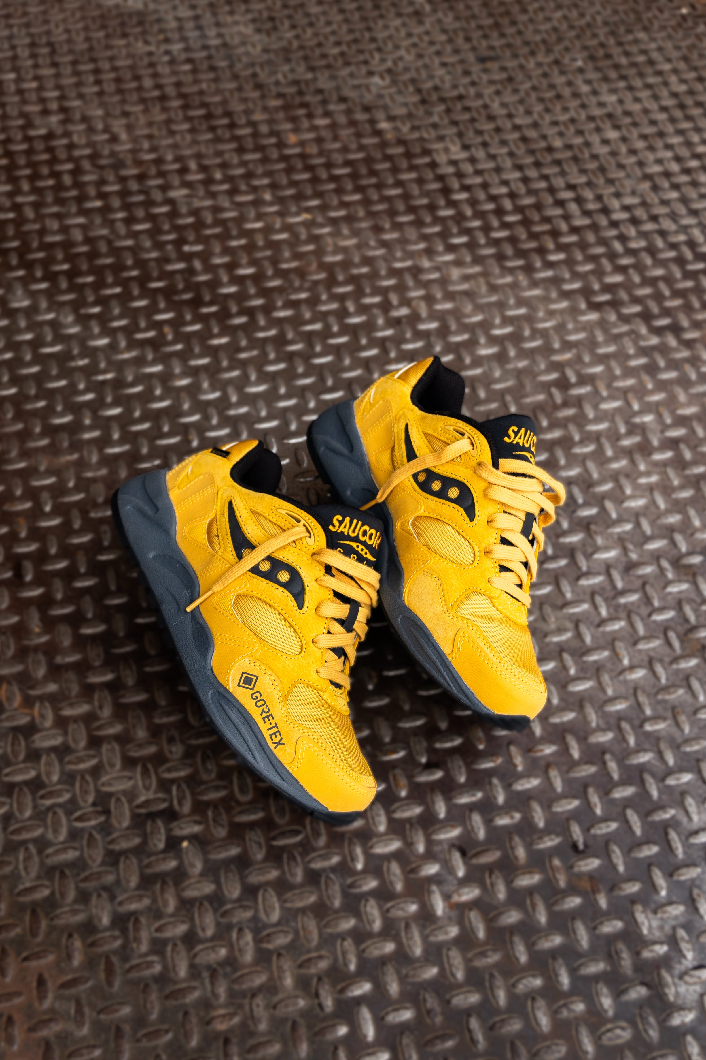 Mens Saucony Grid Shadow 2 GTX (Yellow/Black) - Saucony