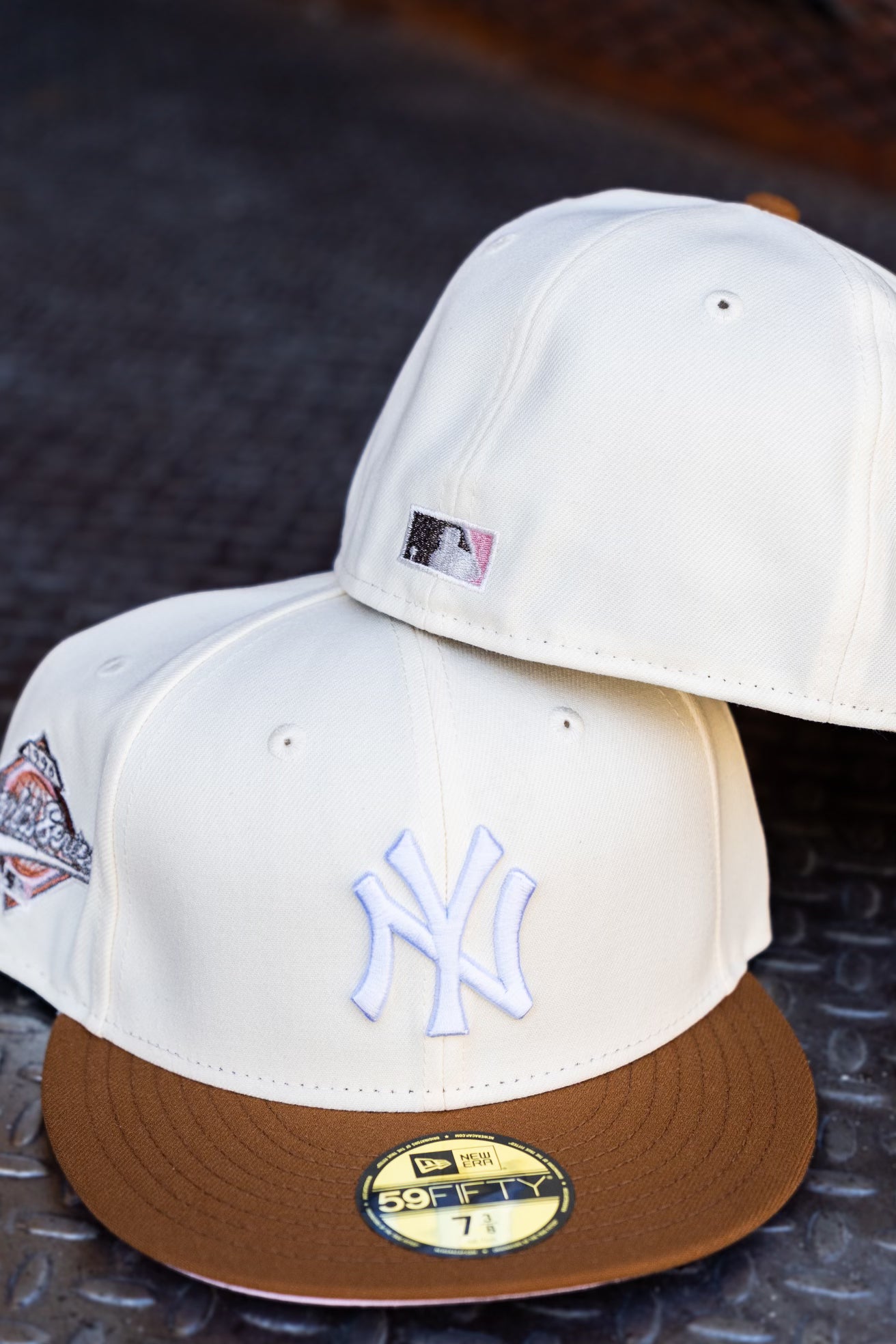 New Era New York Yankees 1996 WS Pink UV 59Fifty Fitted (Off White/Peanut) - New Era