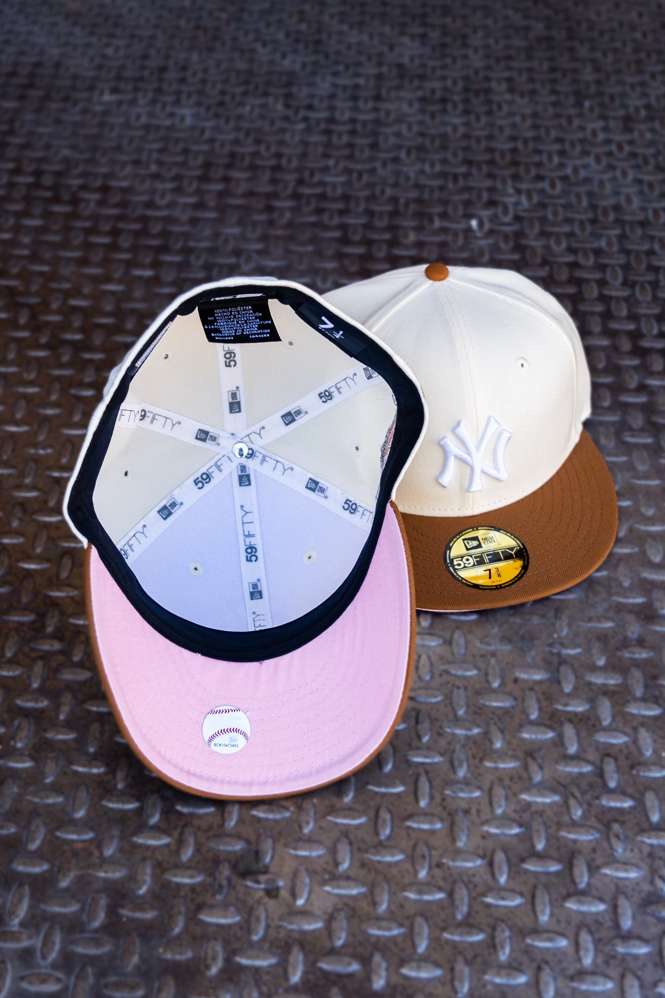 New Era New York Yankees 1996 WS Pink UV 59Fifty Fitted (Off White/Peanut) - New Era
