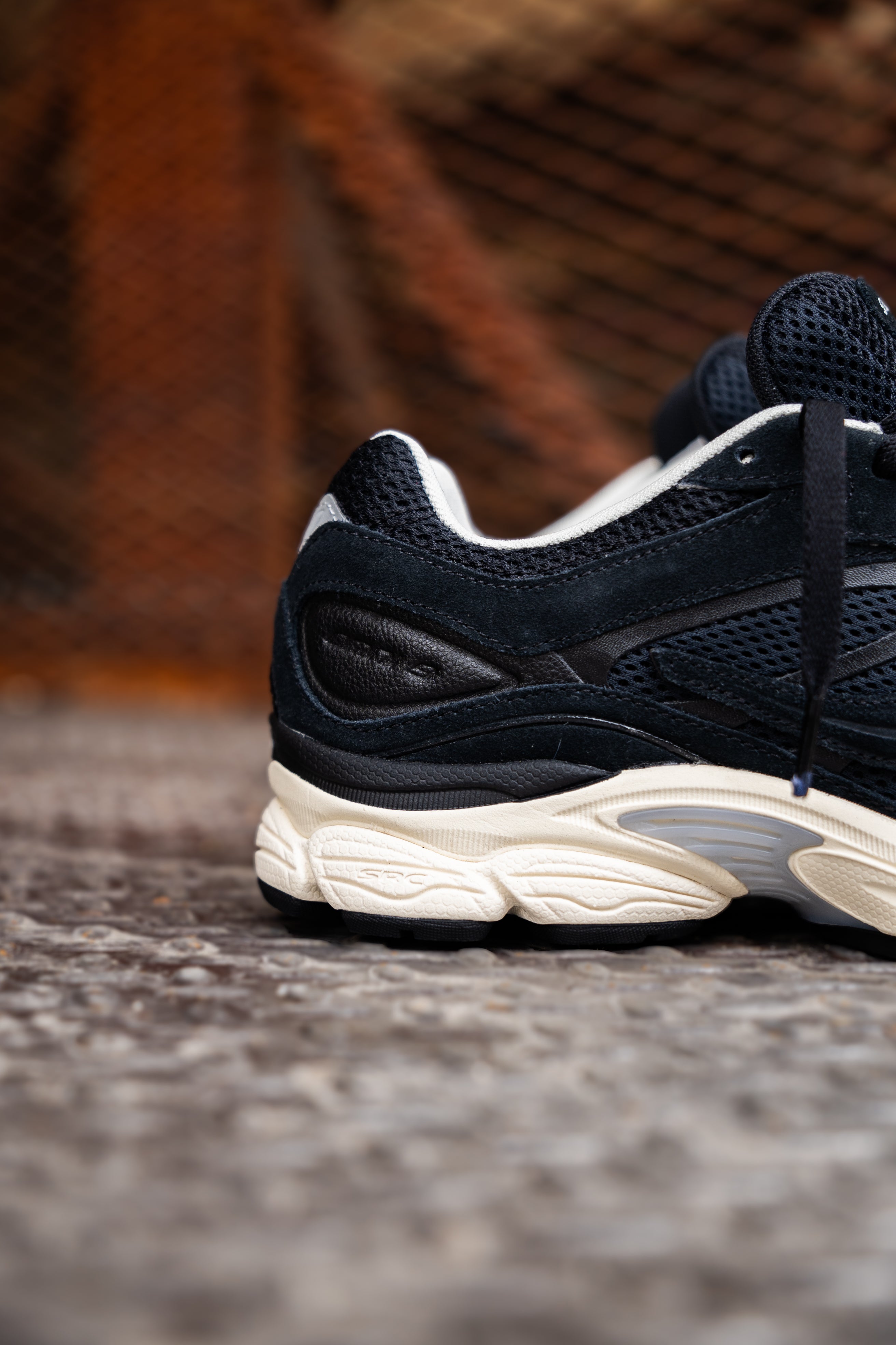 Mens Saucony OG ProGrid Omni 9 (Black/Cream) - Saucony