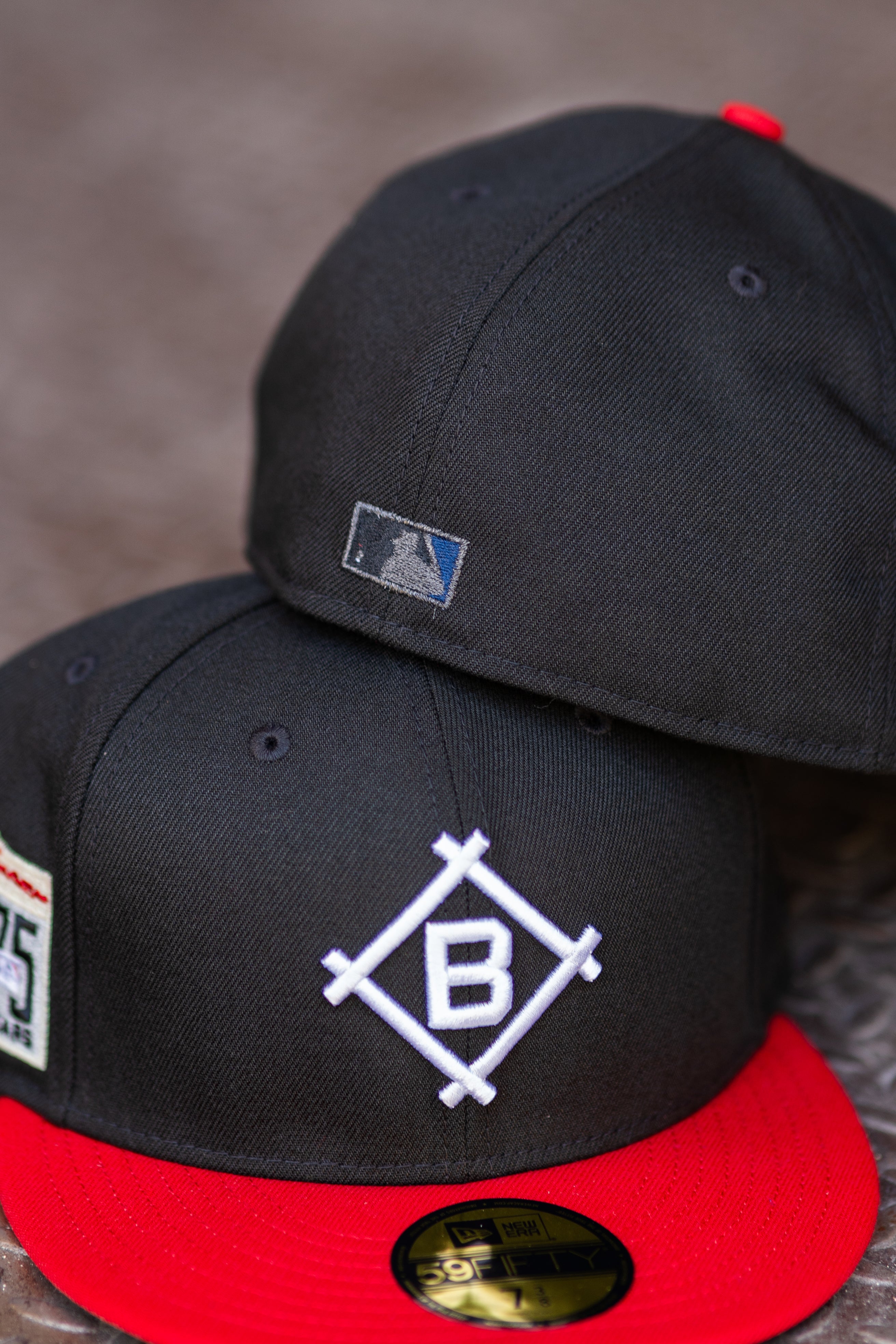 New Era Brooklyn Dodgers Jackie Robinson Grey UV (Black/Red) 59Fifty Fitted - New Era