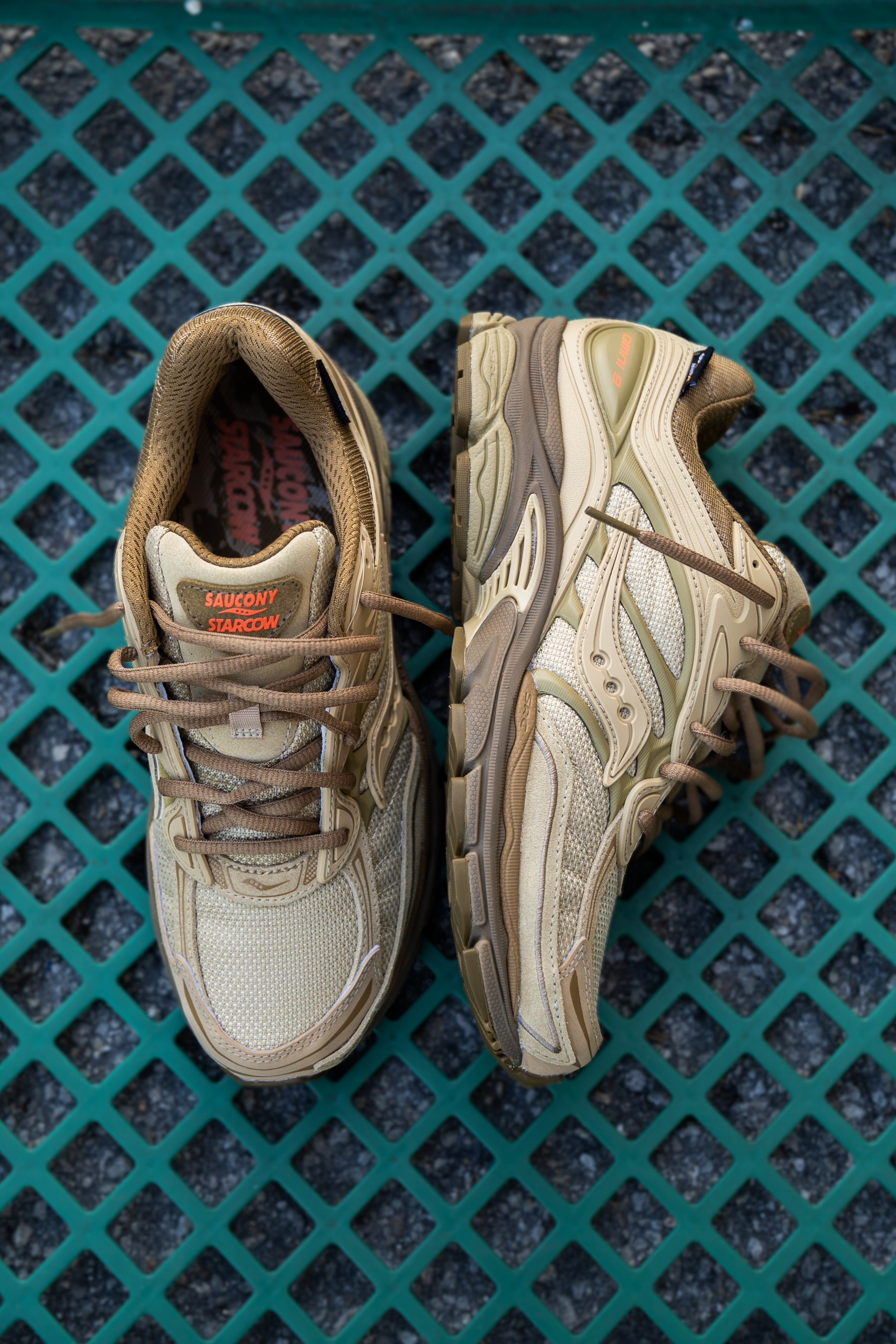Mens Saucony x Starcow ProGrid Omni 9 (Beige/Tan) - Saucony