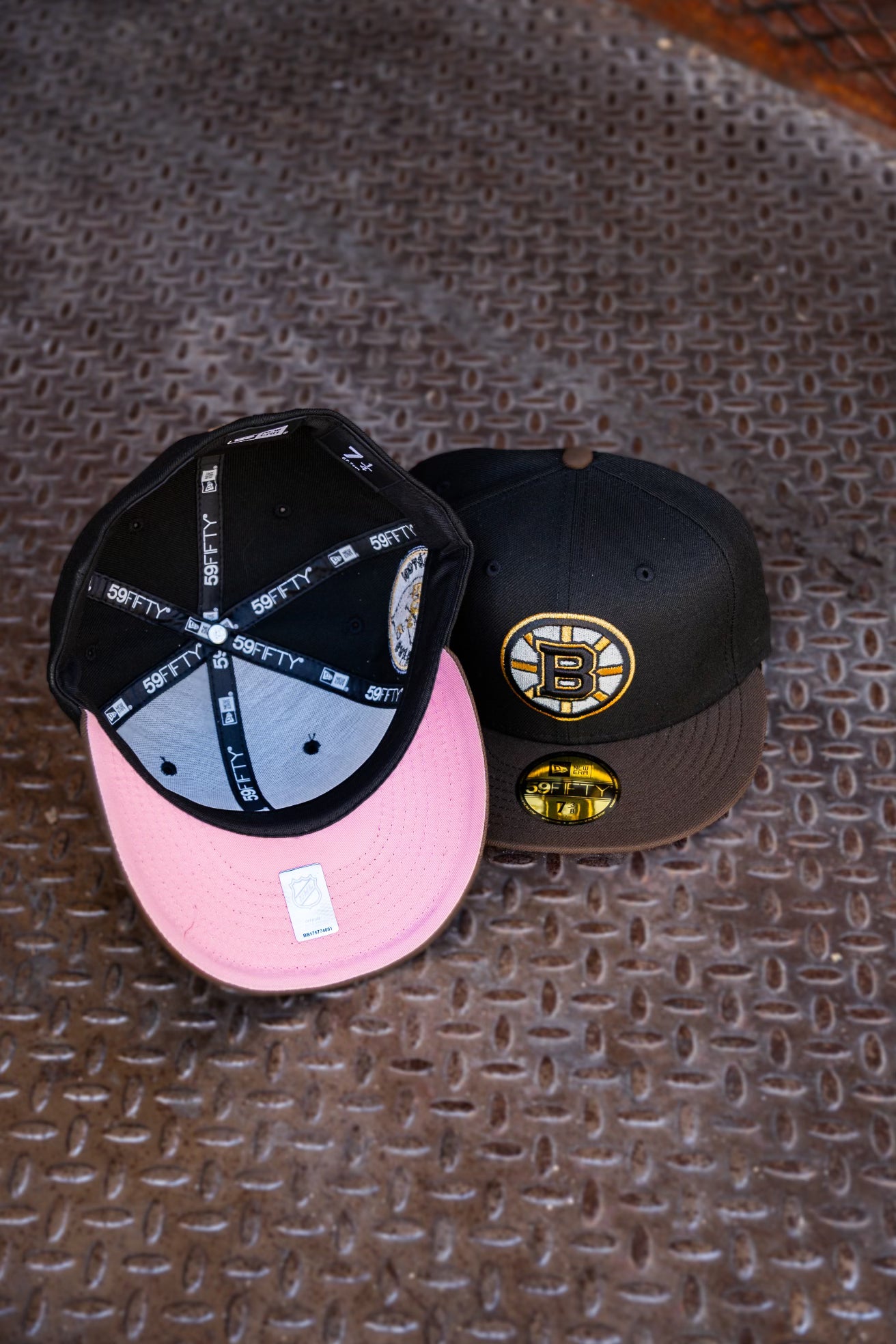 New Era Boston Bruins 50th Anniversary Pink UV (Black/Brown) 59Fifty Fitted - New Era