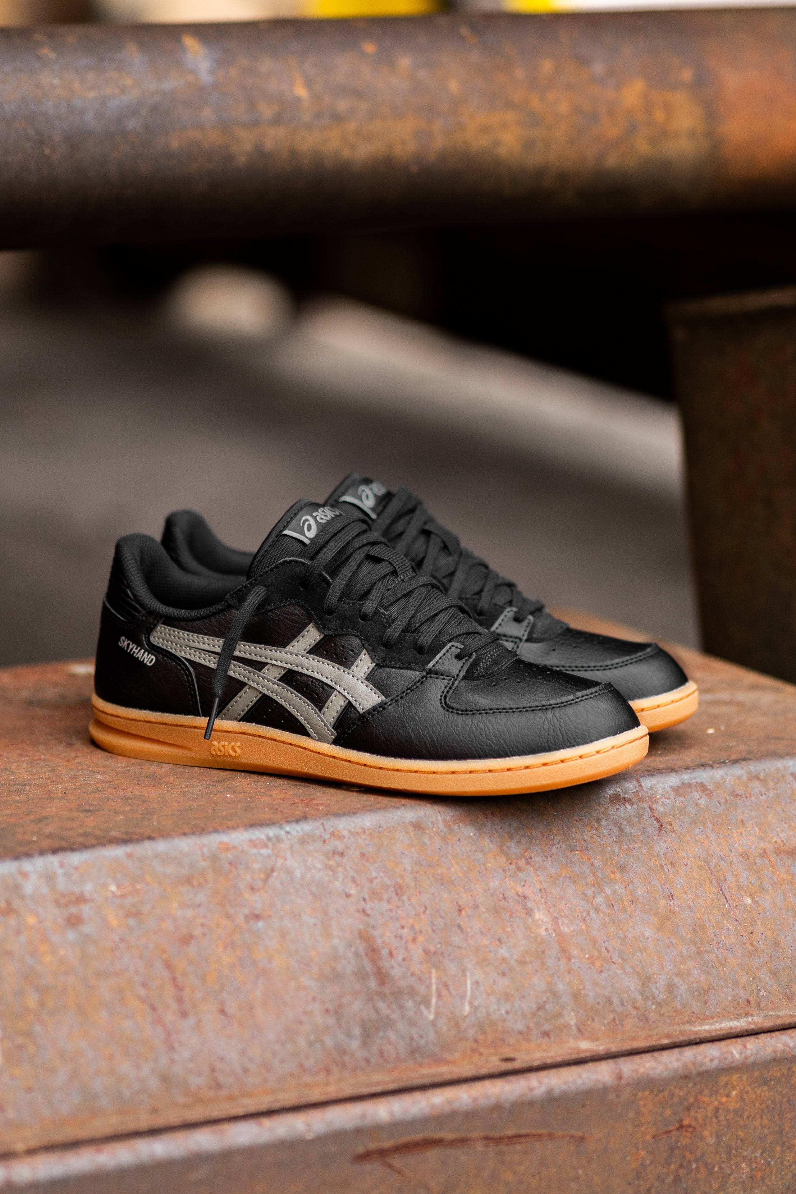 Men's Asics Skyhand OG (Black/Truffle Grey) - Asics
