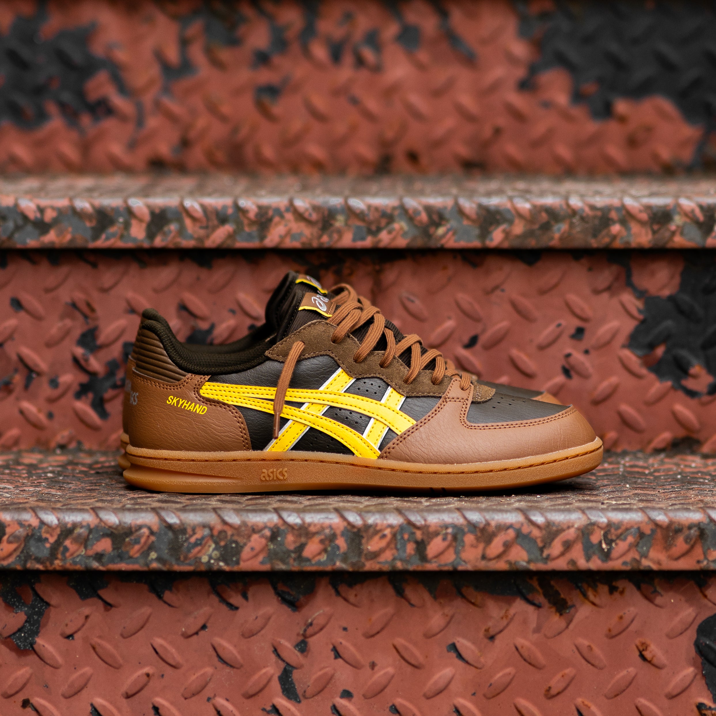 Men's Asics Skyhand OG (Black Coffee/Tai-Chi Yellow) - Asics
