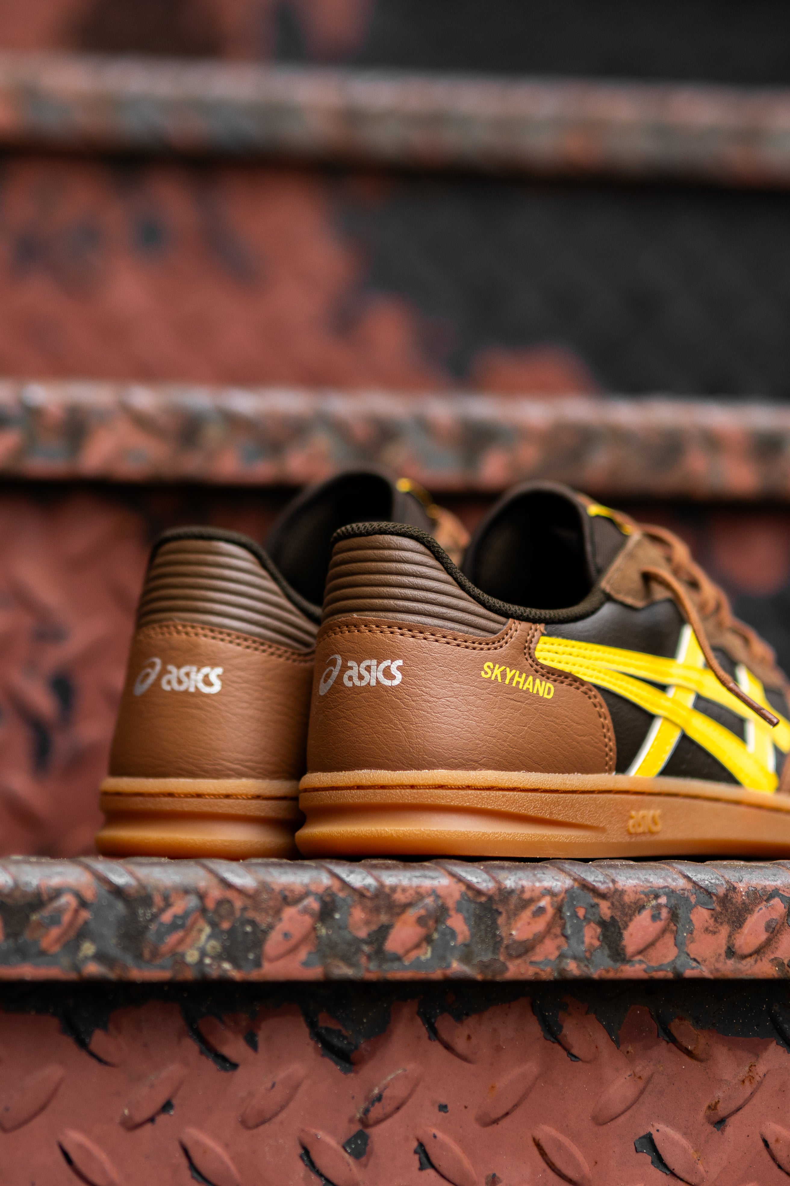 Men's Asics Skyhand OG (Black Coffee/Tai-Chi Yellow) - Asics