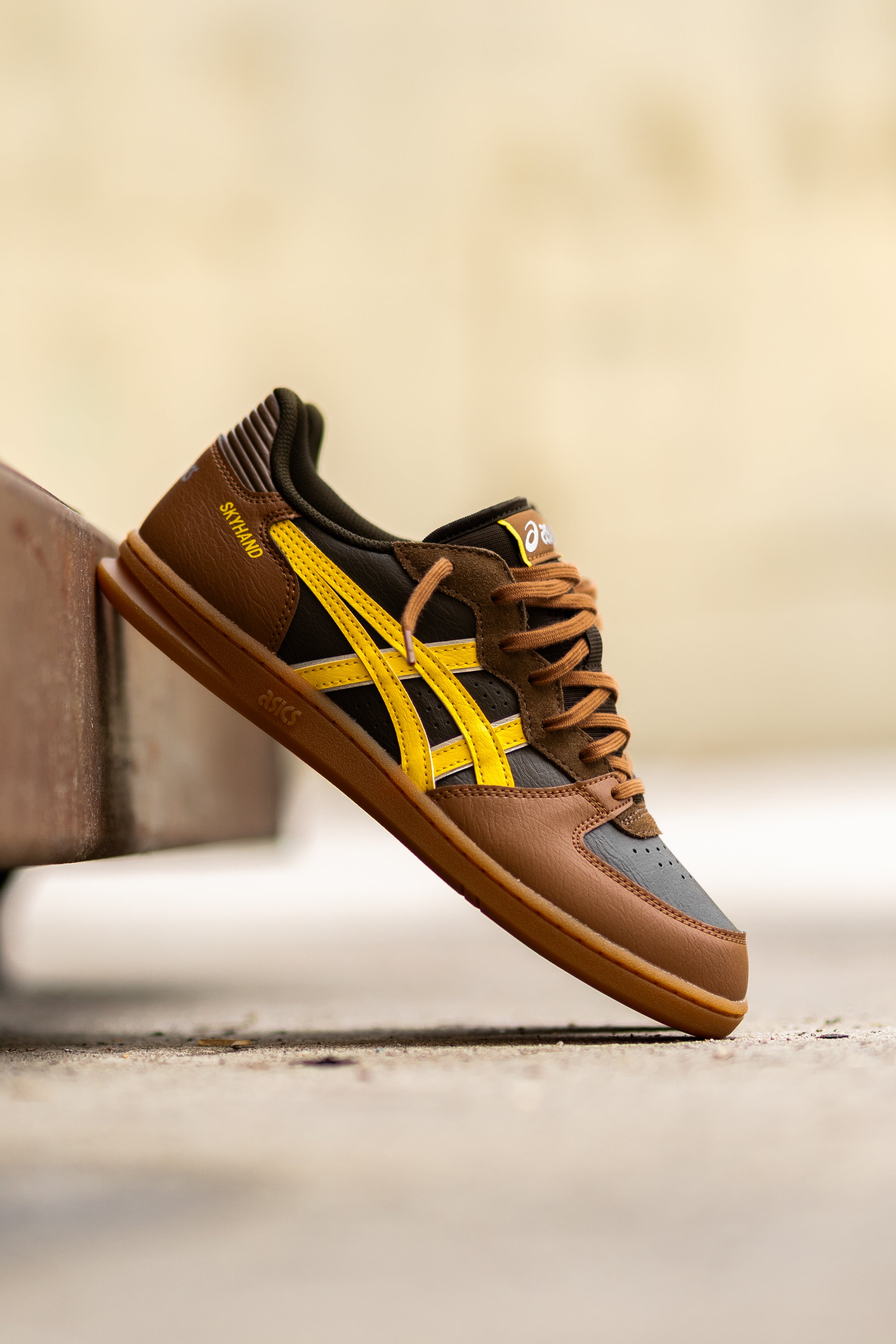 Men's Asics Skyhand OG (Black Coffee/Tai-Chi Yellow) - Asics