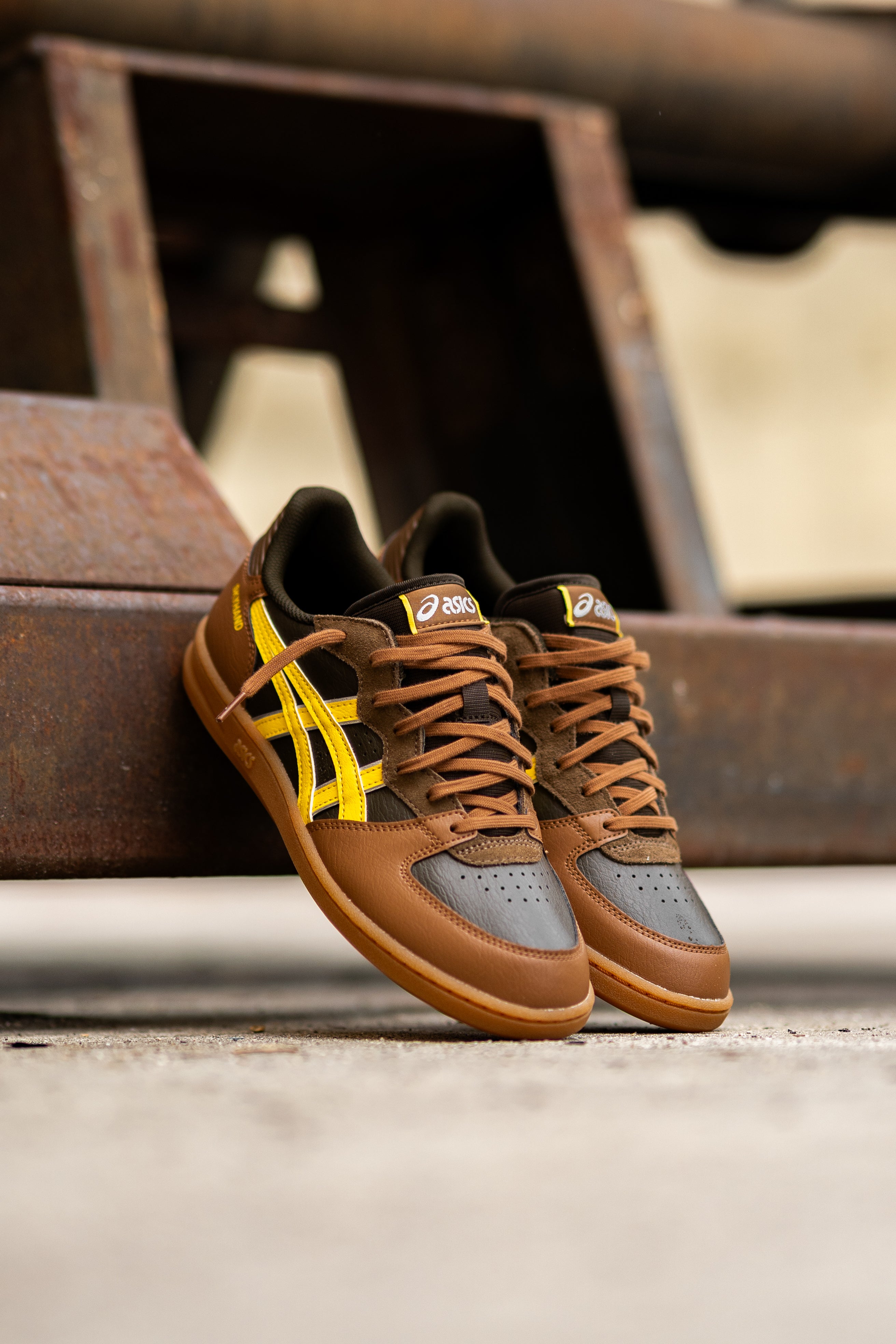 Men's Asics Skyhand OG (Black Coffee/Tai-Chi Yellow) - Asics
