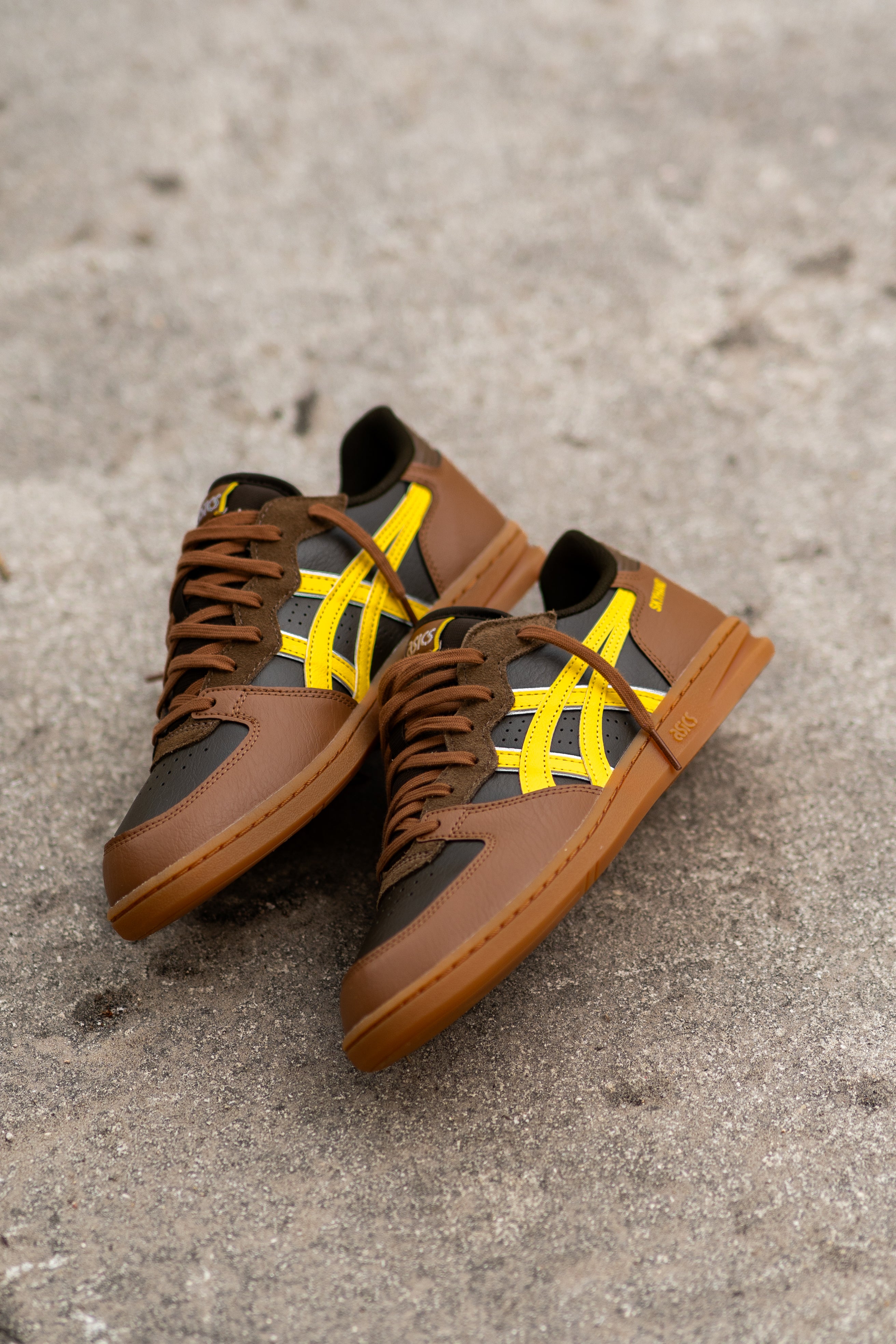 Men's Asics Skyhand OG (Black Coffee/Tai-Chi Yellow) - Asics