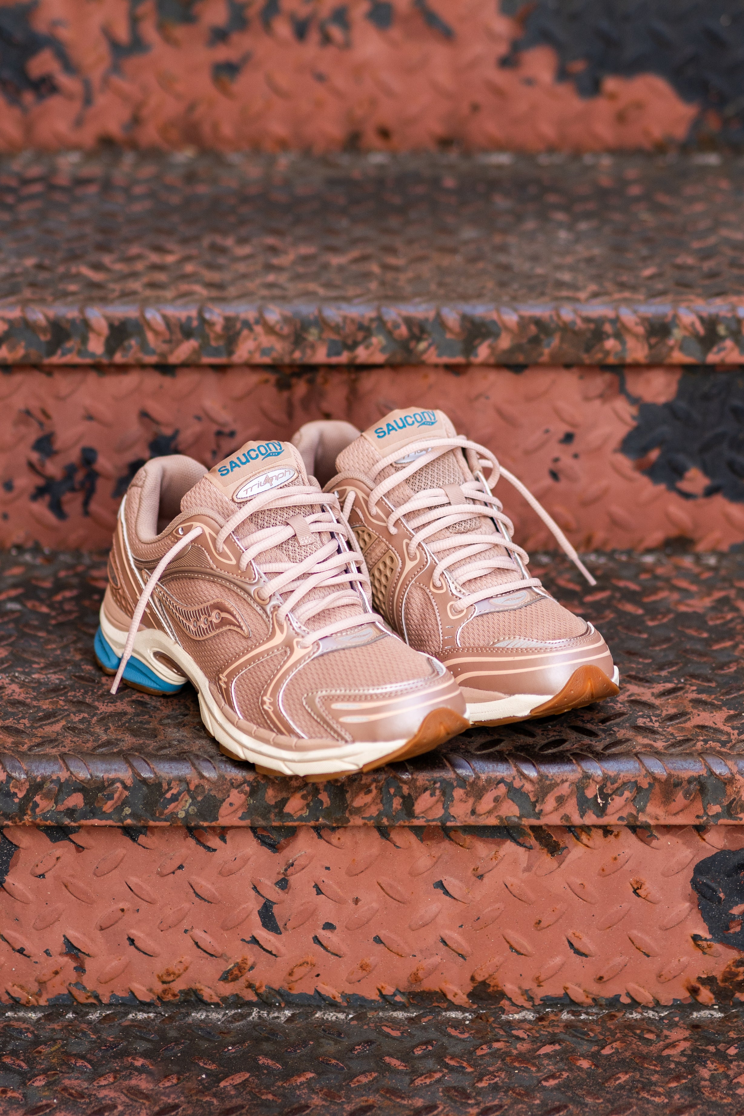 Mens Saucony ProGrid Triumph 4 (Tan/Royal) - Saucony