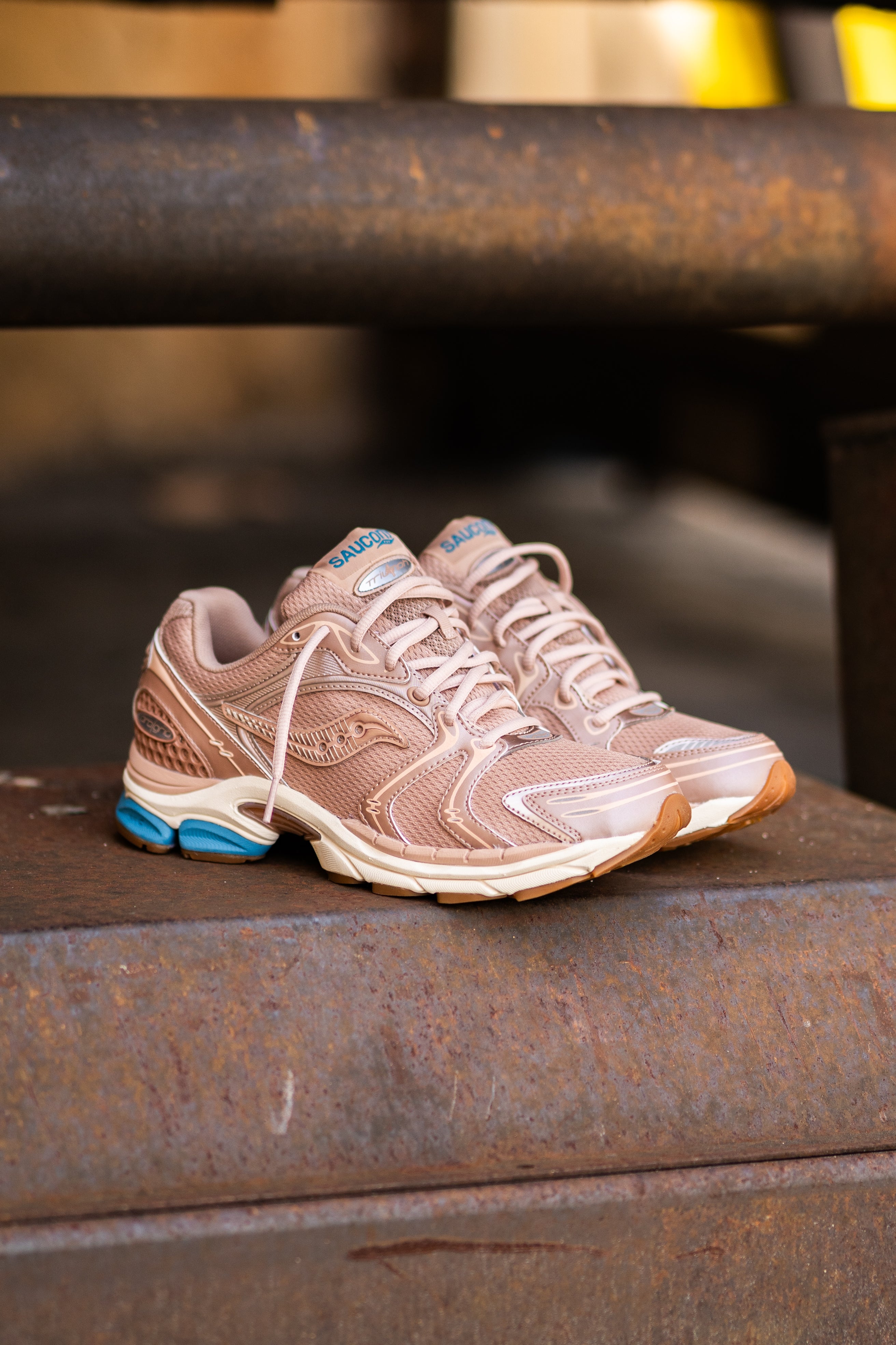 Mens Saucony ProGrid Triumph 4 (Tan/Royal) - Saucony