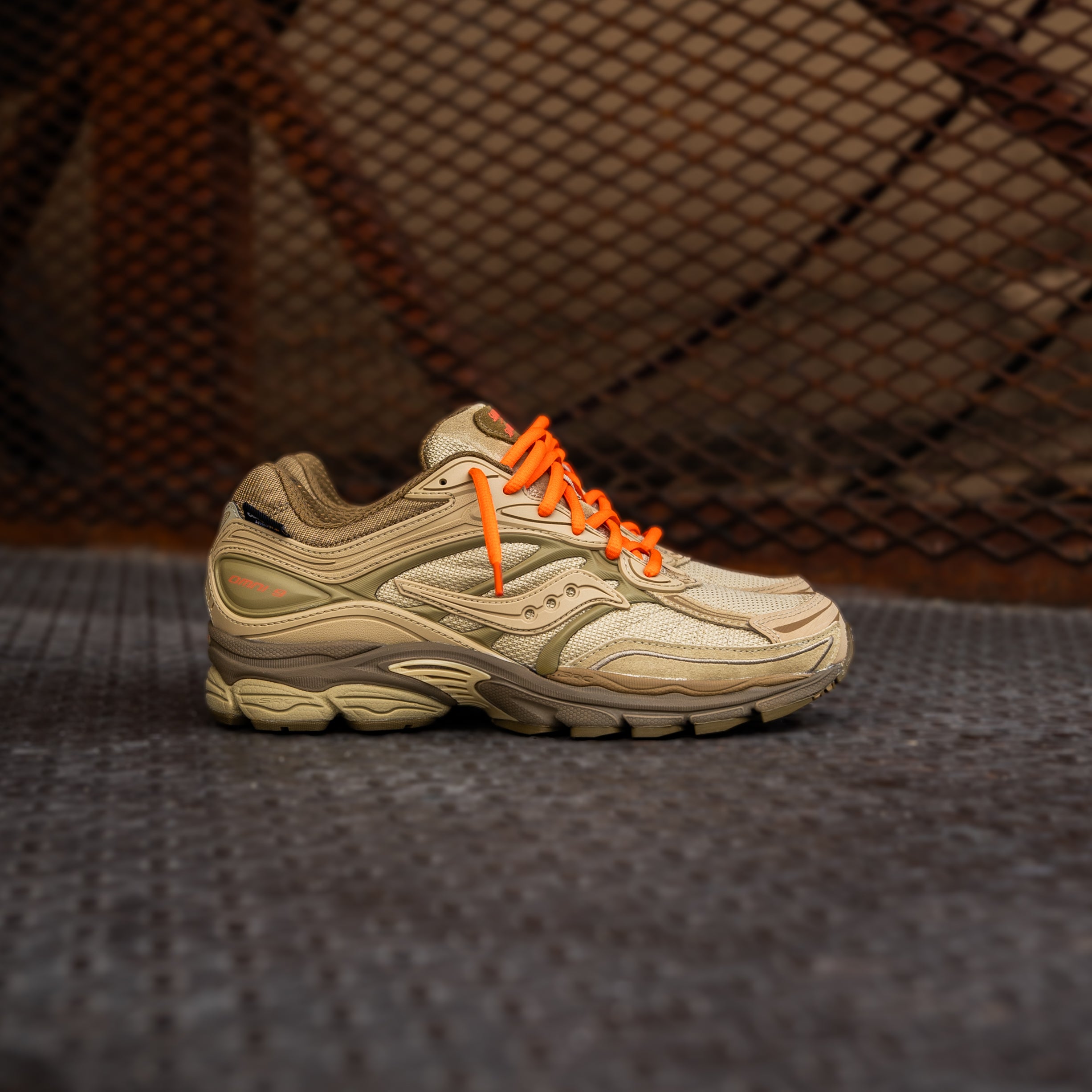 Mens Saucony x Starcow ProGrid Omni 9 (Beige/Tan) - Saucony